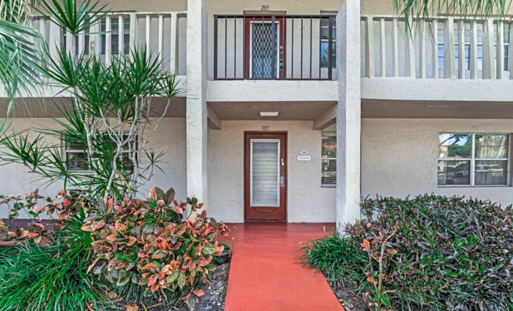 33 Abbey Lane 103, Delray Beach, FL 33446 — photo 4 of 41