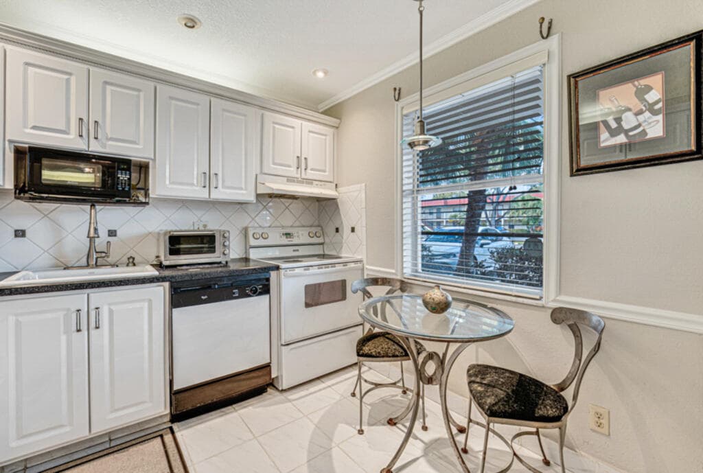 33 Abbey Lane 103, Delray Beach, FL 33446 — photo 18 of 41