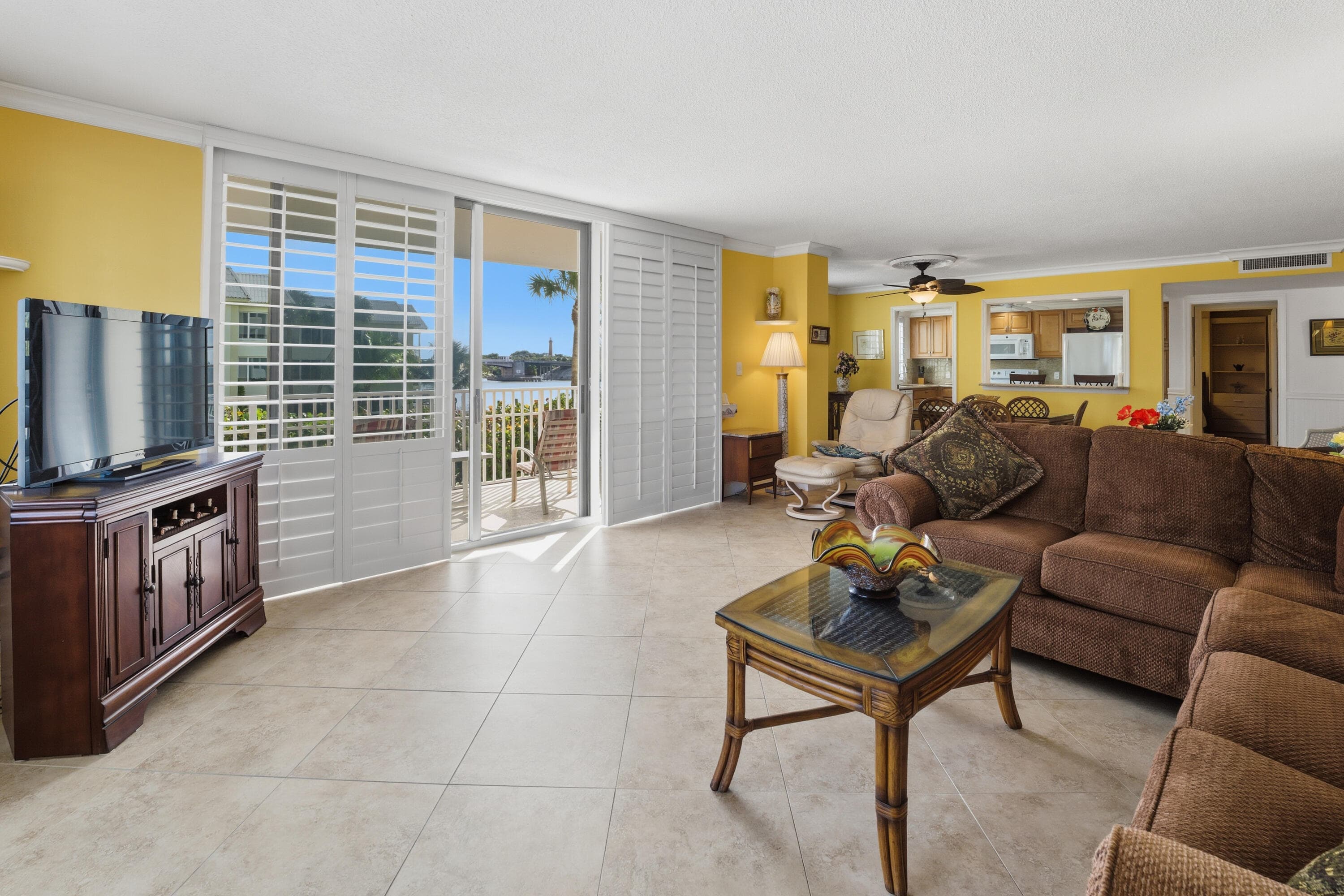375 Beach Road 201, Tequesta, FL 33469 — photo 6 of 18