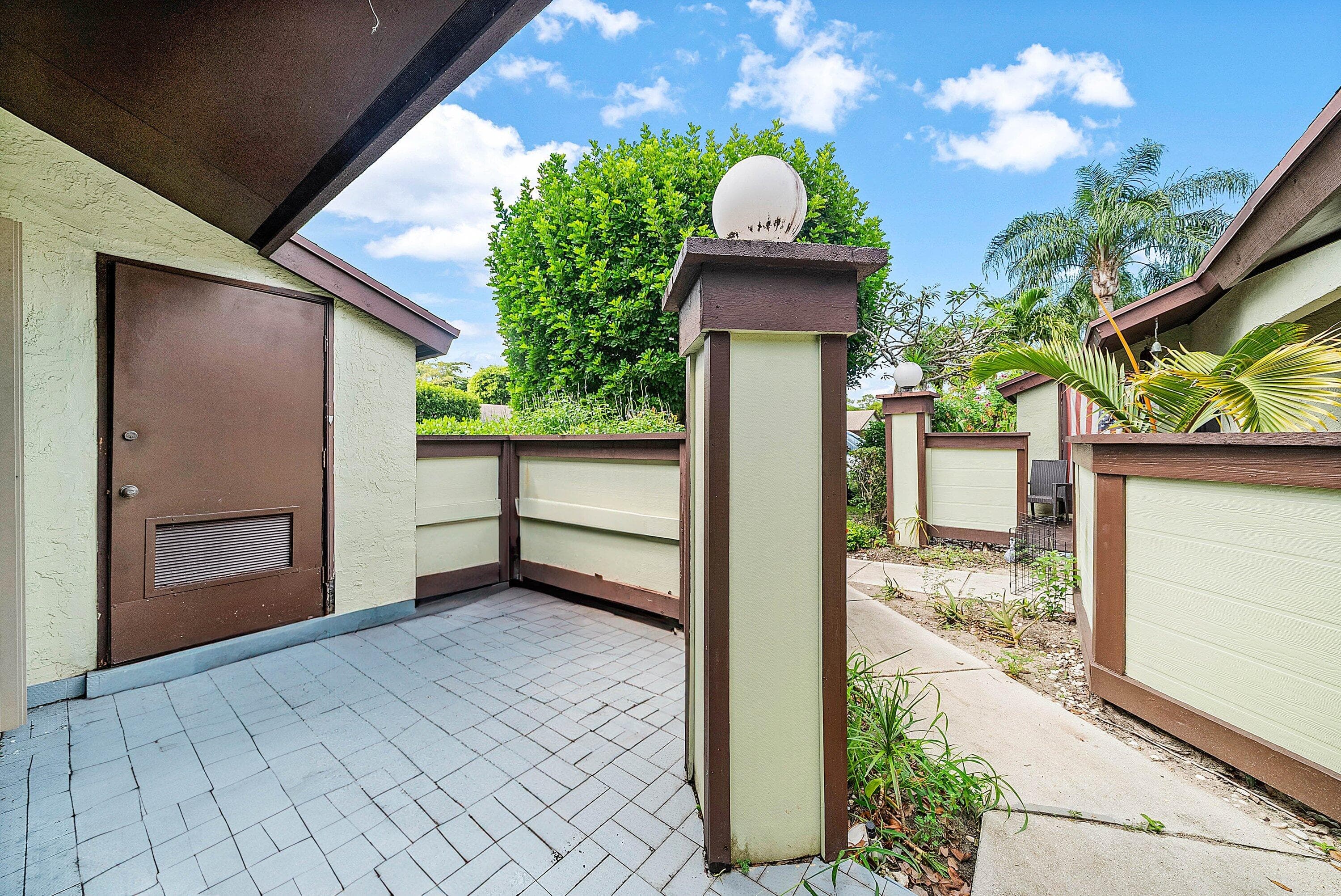 276 Beaver Dam Court, Royal Palm Beach, FL 33411 — photo 3 of 24