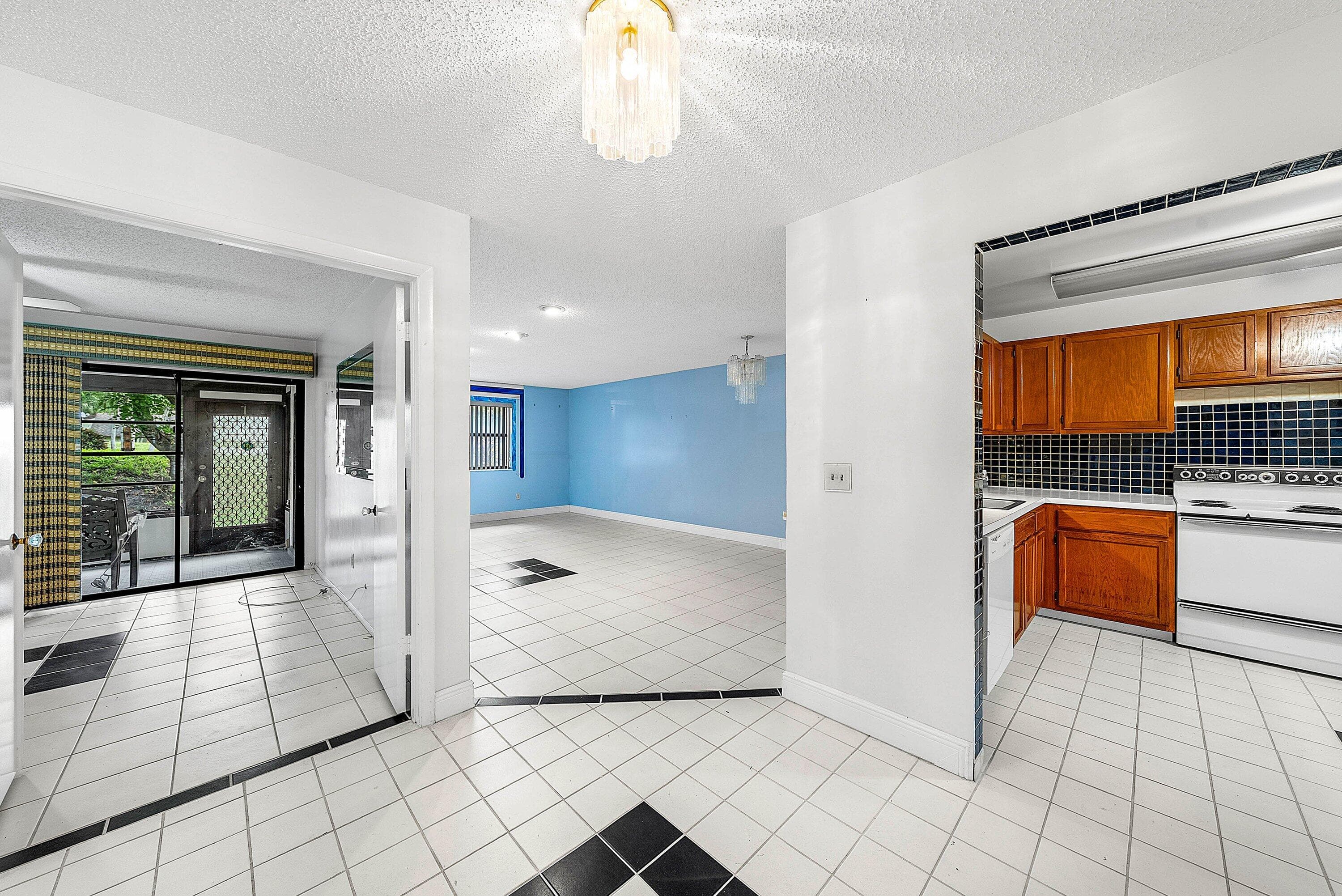 276 Beaver Dam Court, Royal Palm Beach, FL 33411 — photo 4 of 24