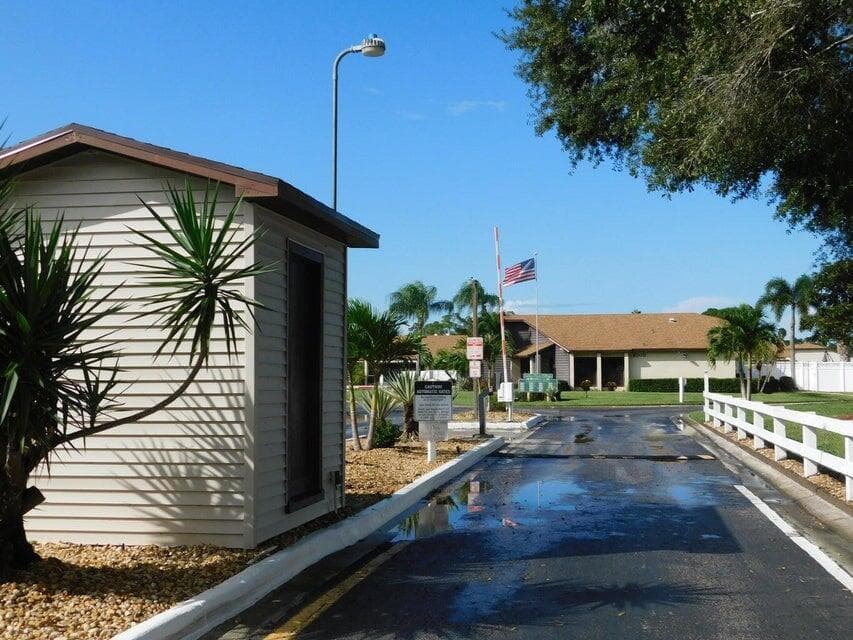 6030 Indrio Road 5, Fort Pierce, FL 34951 — photo 15 of 22