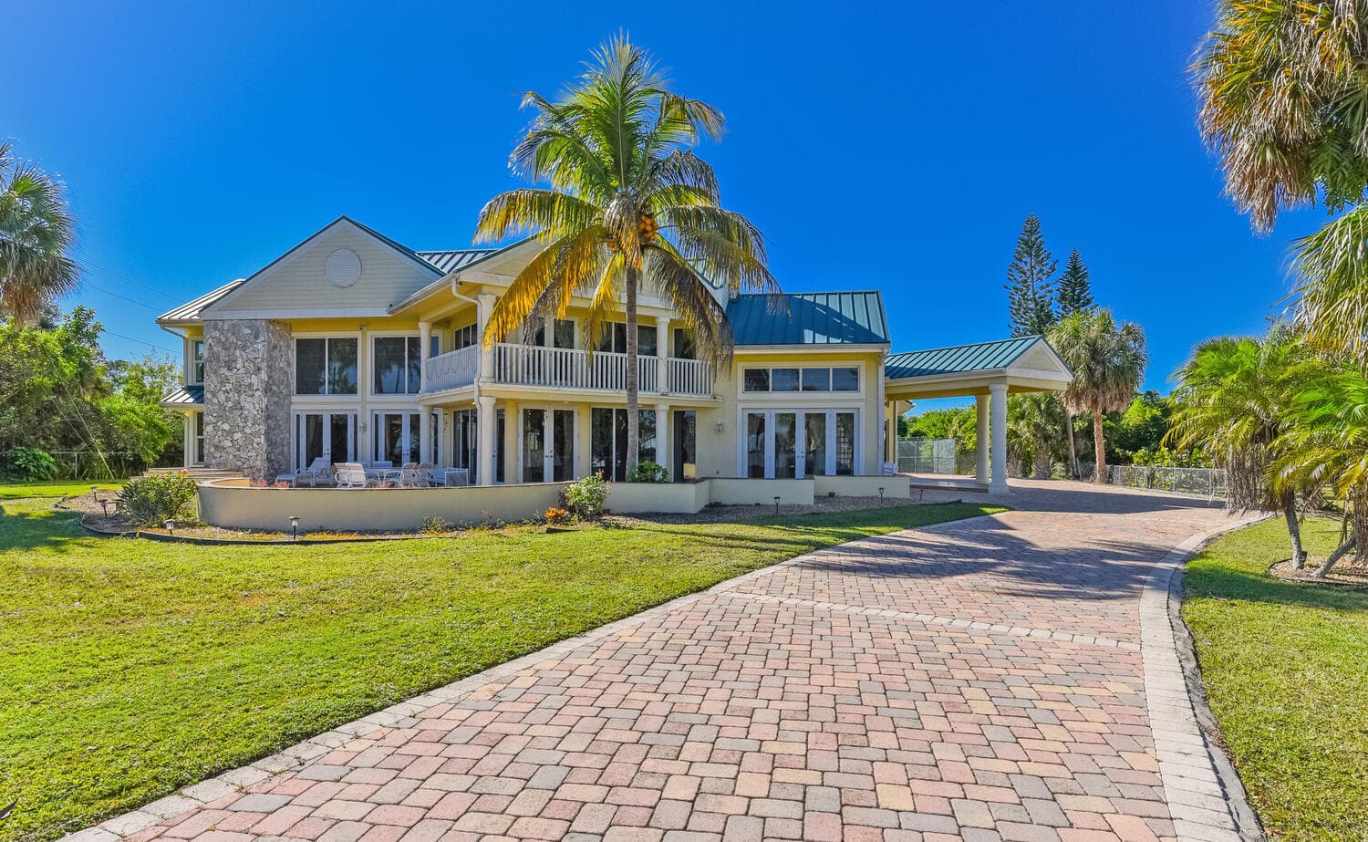 3343 S Indian River Drive, Fort Pierce, FL 34982 — photo 1 of 50