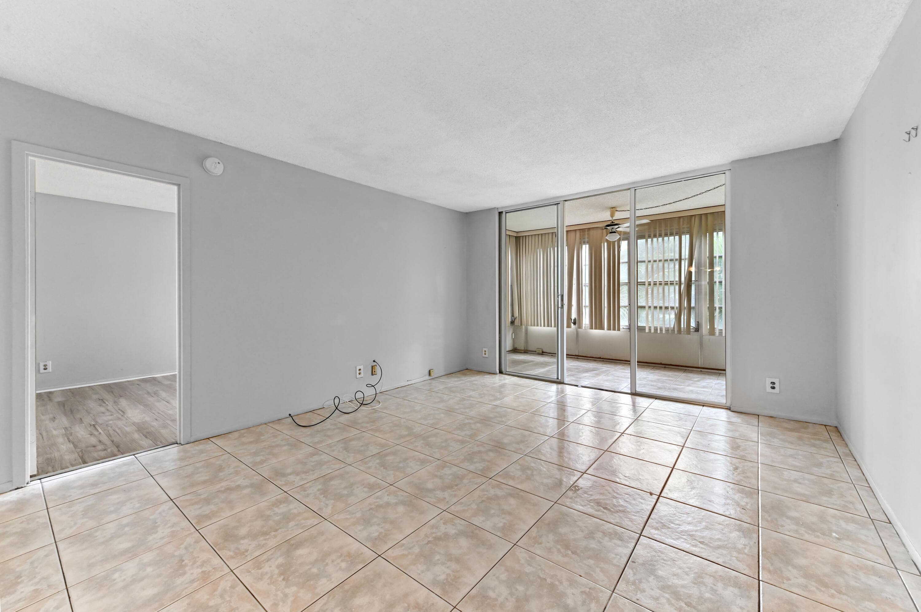 2650 NW 49th Avenue 422, Lauderdale Lakes, FL 33313 — photo 3 of 23