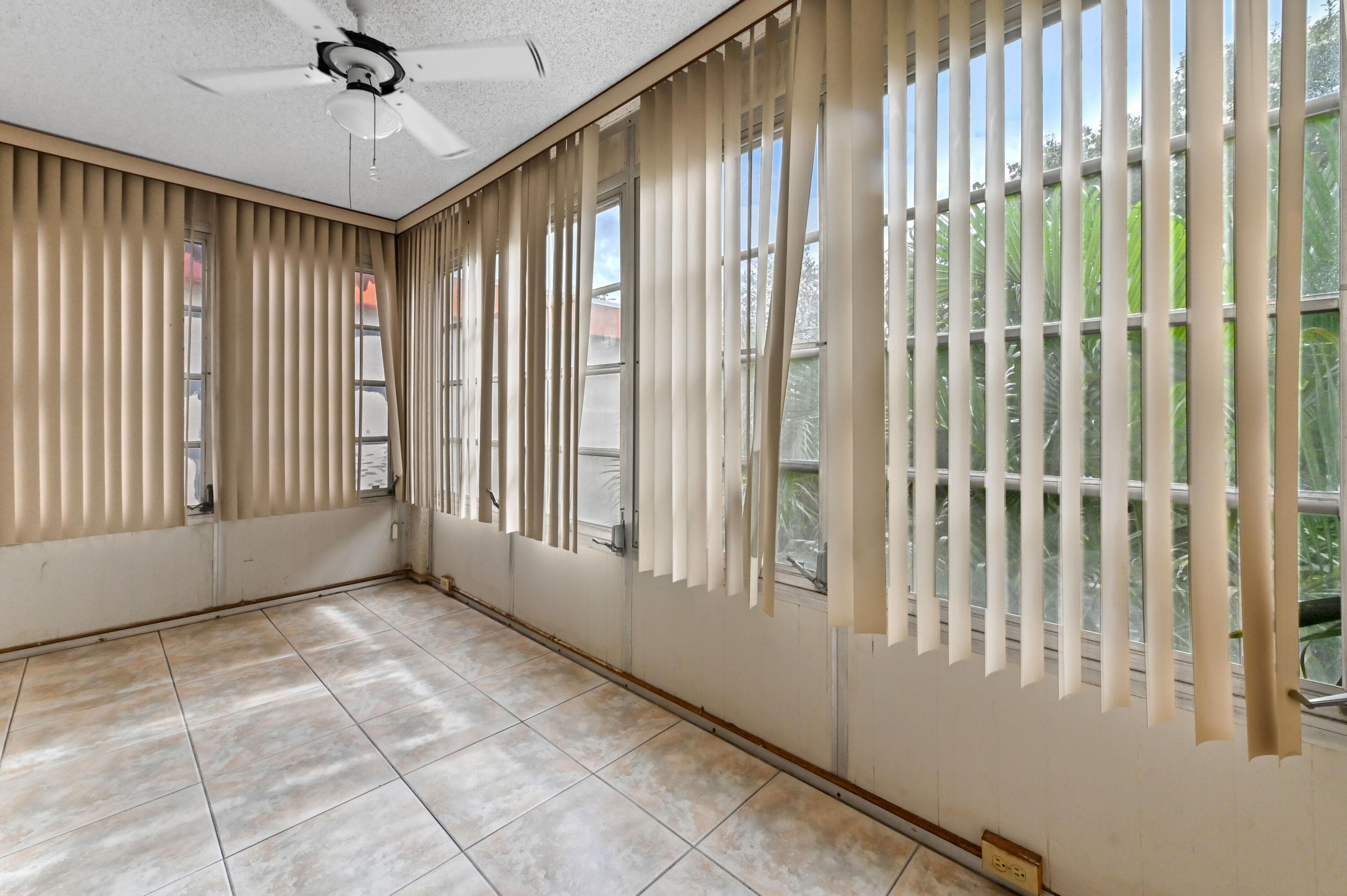 2650 NW 49th Avenue 422, Lauderdale Lakes, FL 33313 — photo 17 of 23
