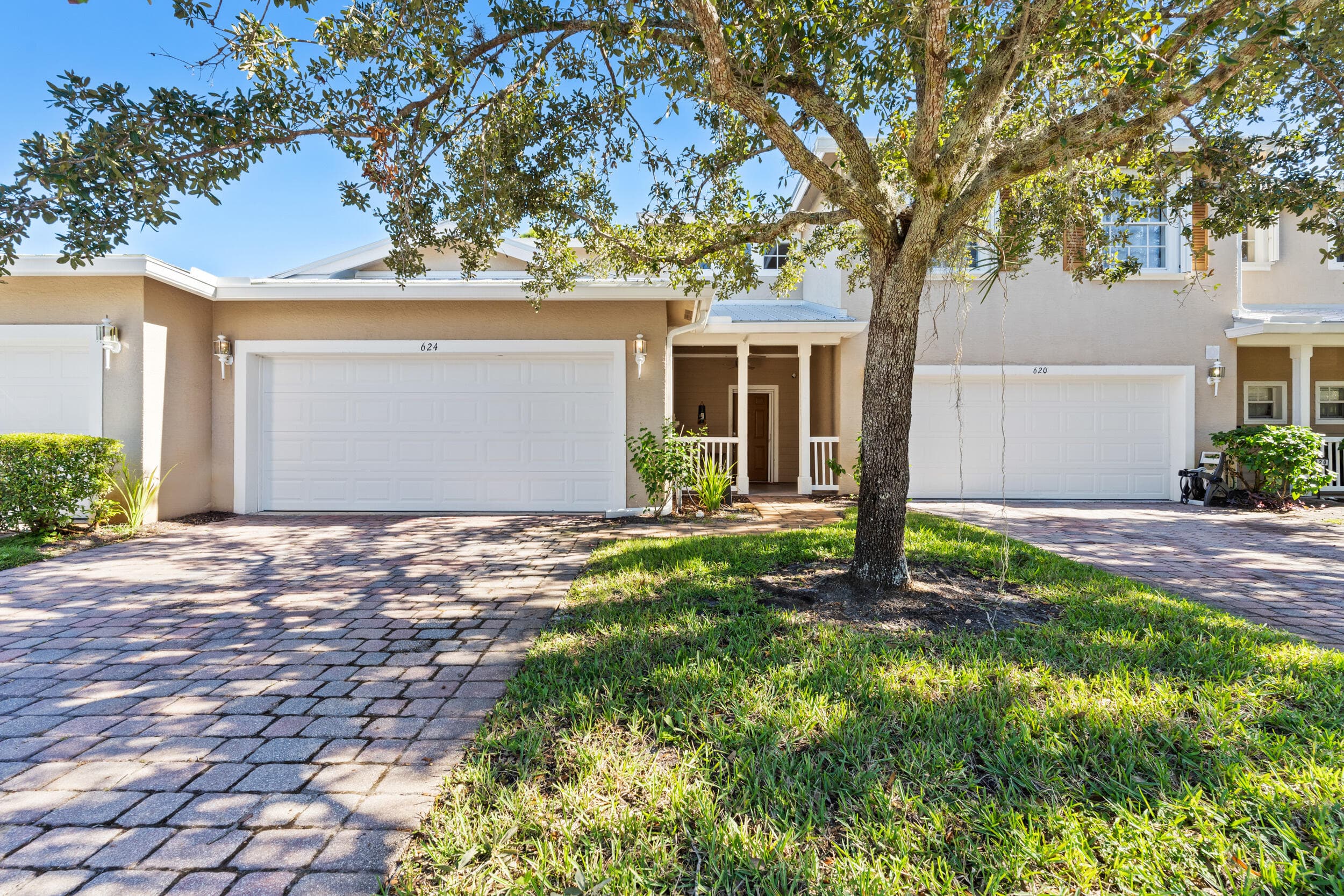 624 NE Bent Paddle Lane, Port St. Lucie, FL 34983 — photo 6 of 49