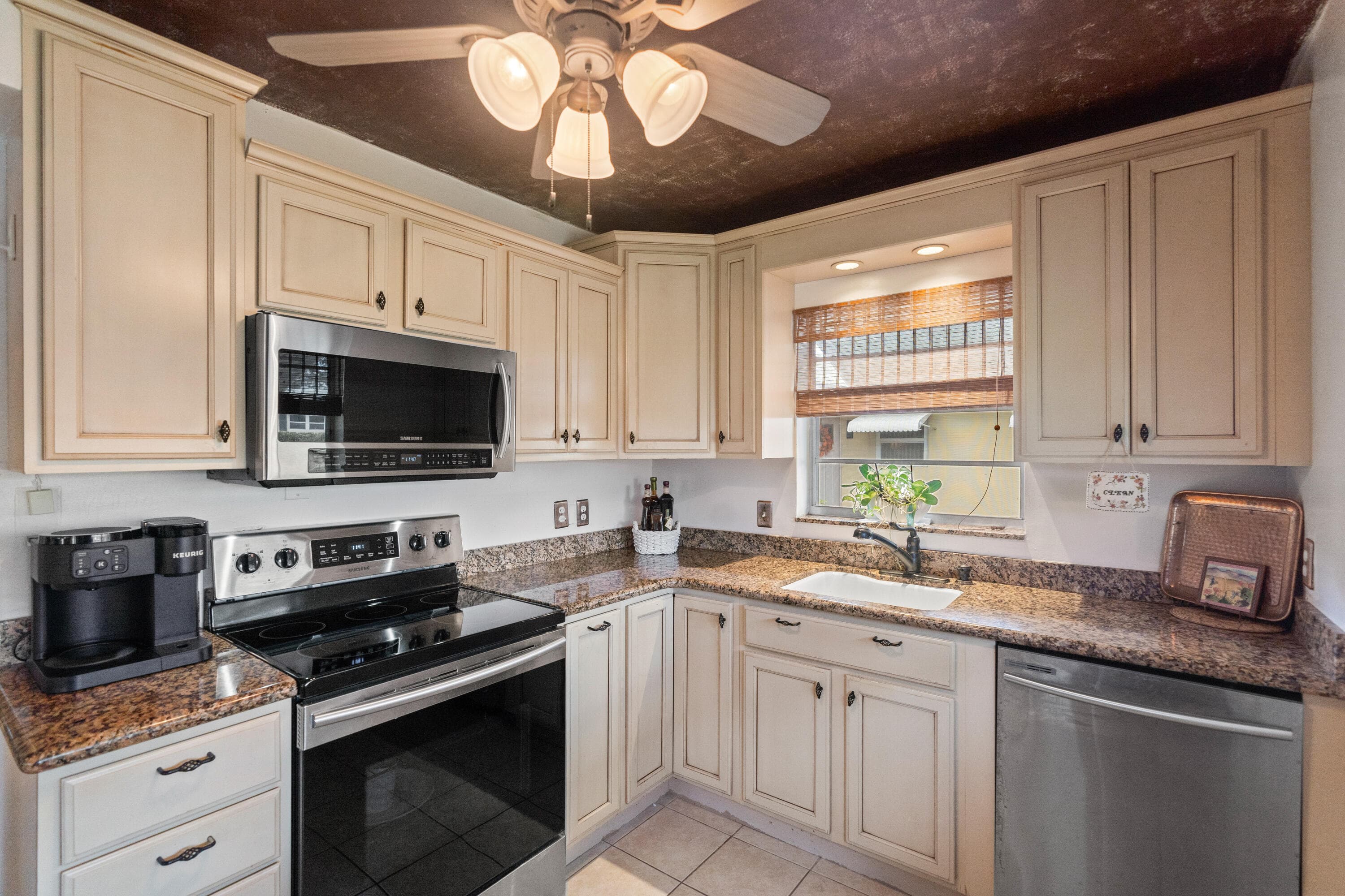 249 Cardinal Lane, Delray Beach, FL 33445 — photo 5 of 36