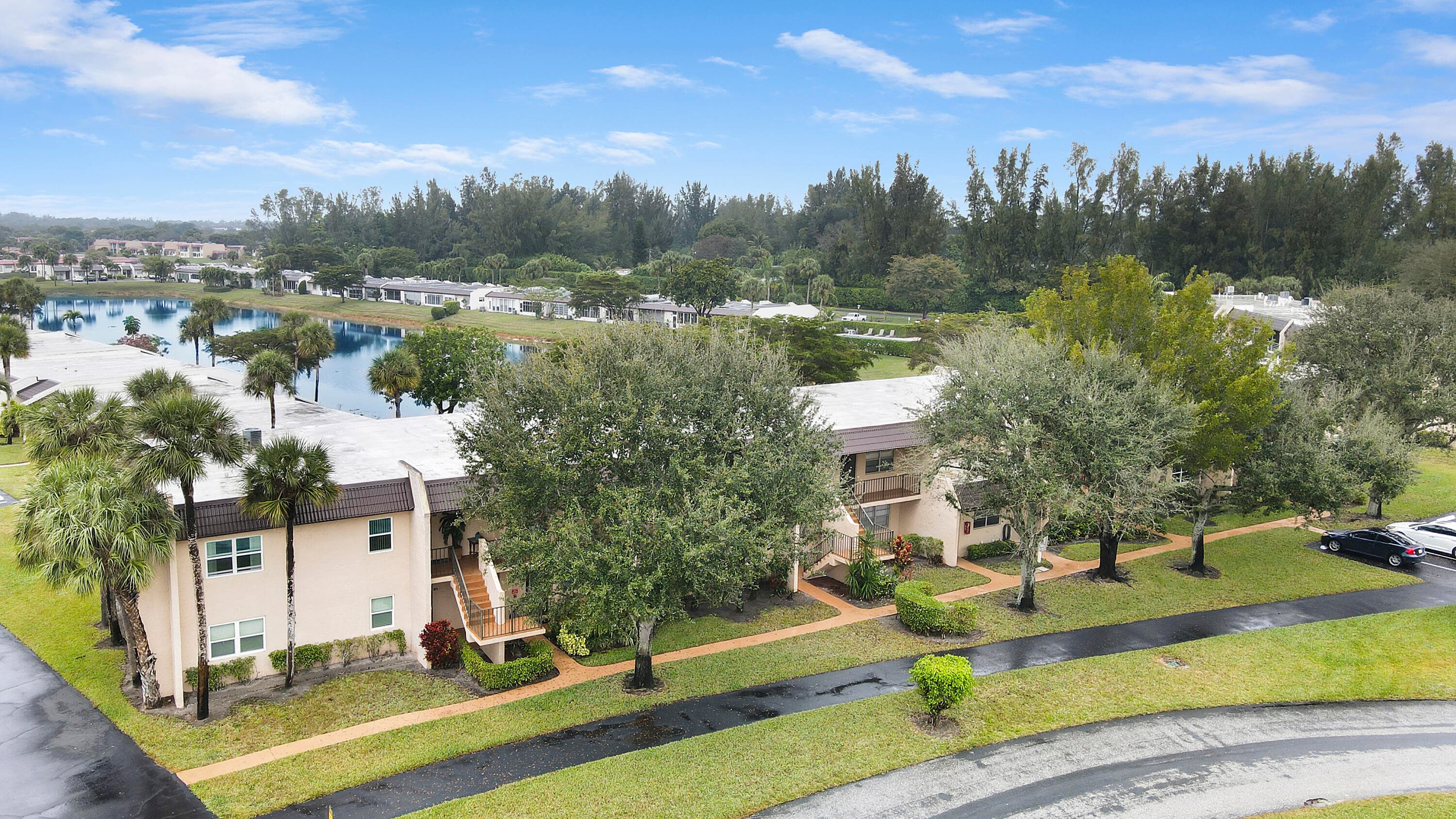 120 Lake Constance Drive, West Palm Beach, FL 33411 — photo 9 of 52