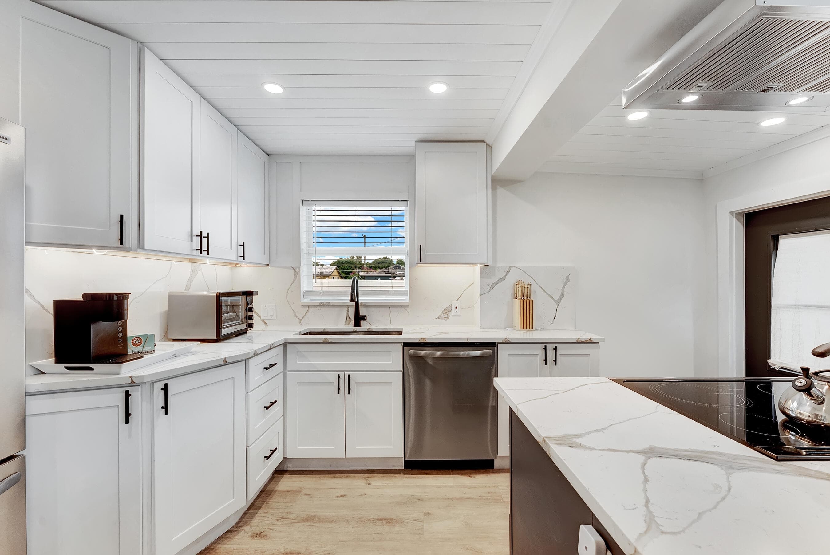 320 NW 3rd Avenue, Delray Beach, FL 33444 — photo 15 of 28