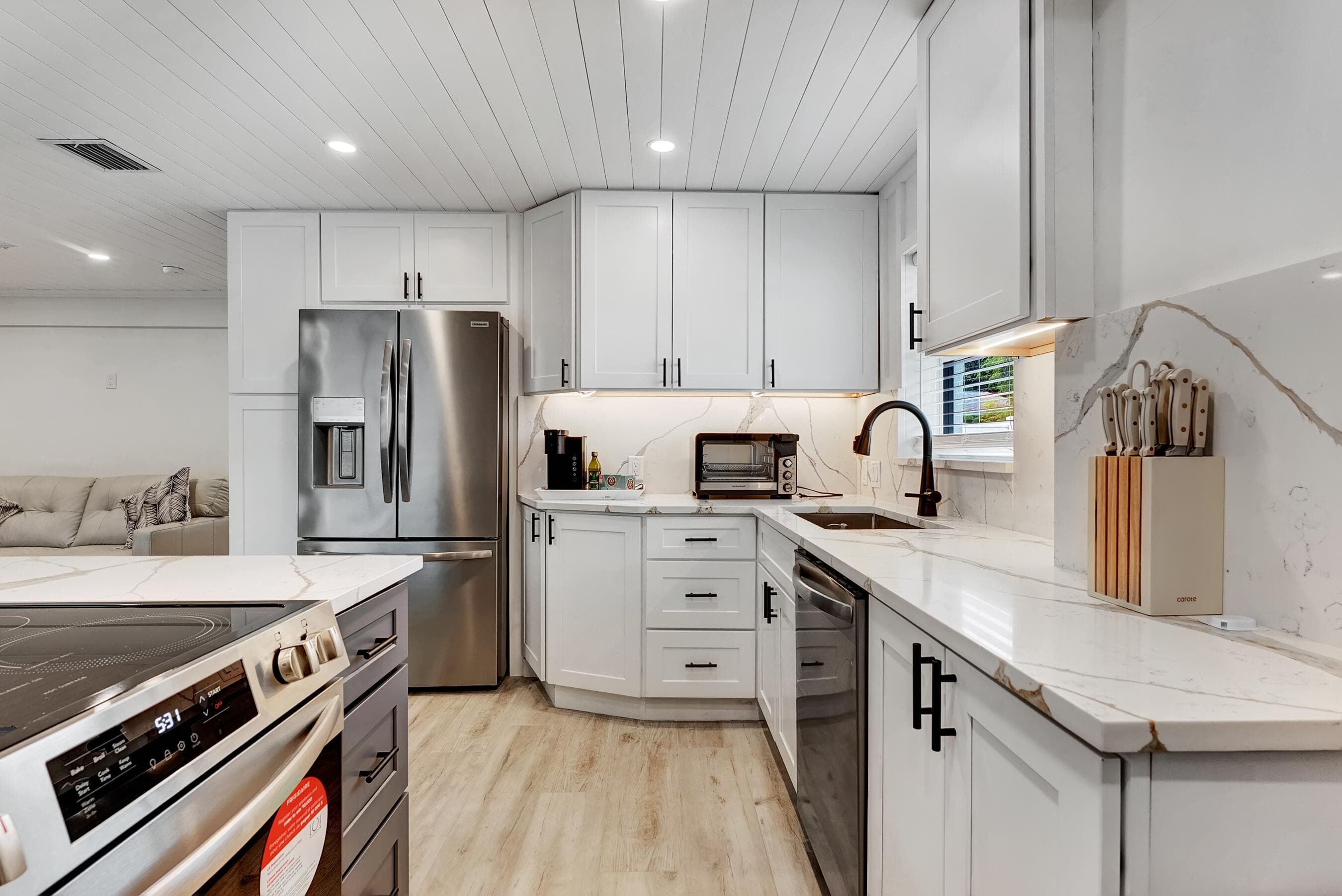 320 NW 3rd Avenue, Delray Beach, FL 33444 — photo 16 of 28