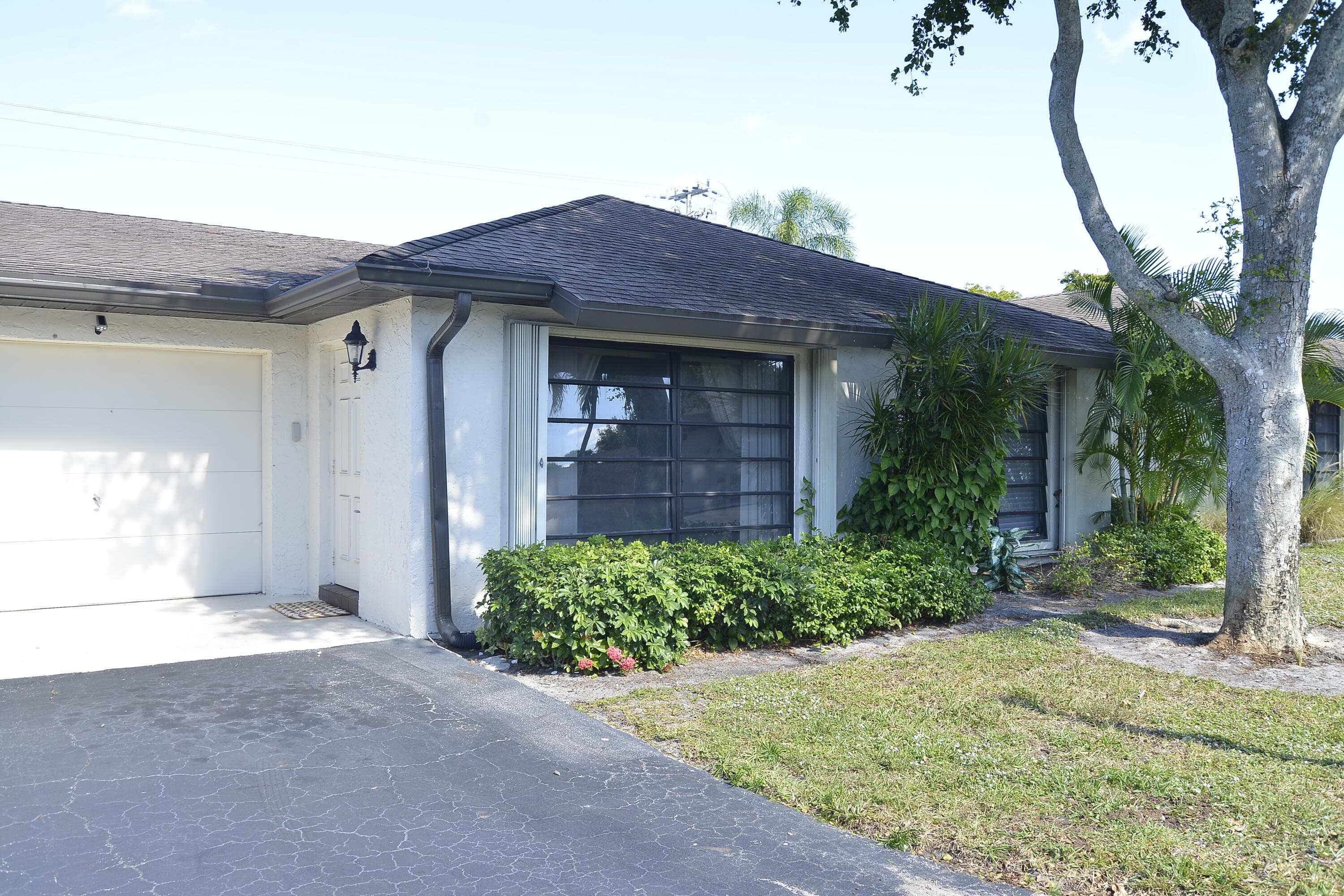 10054 Eaglewood Road B, Boynton Beach, FL 33436 — photo 1 of 25