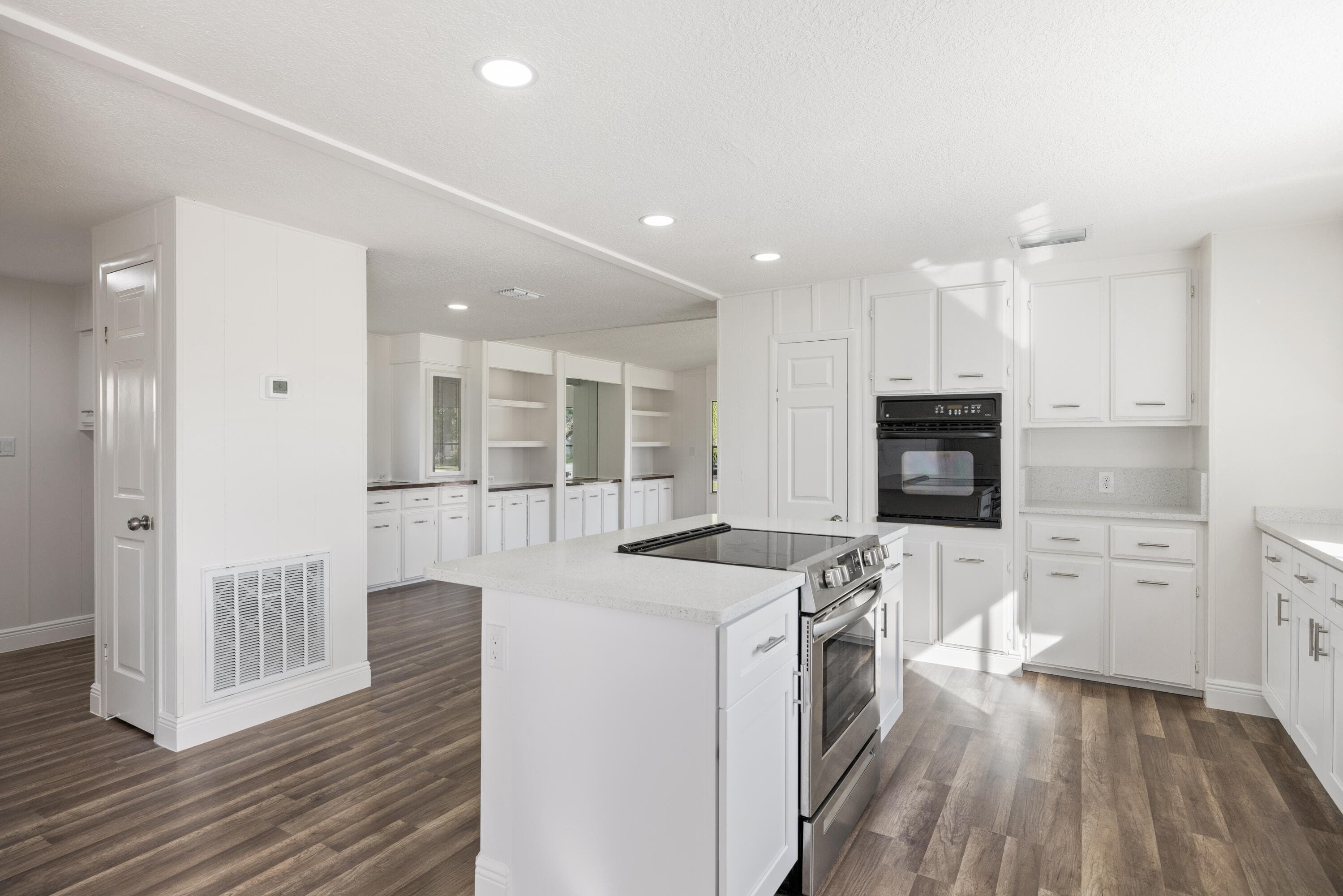 218 S Maple St, Fellsmere, FL 32948 — photo 4 of 14