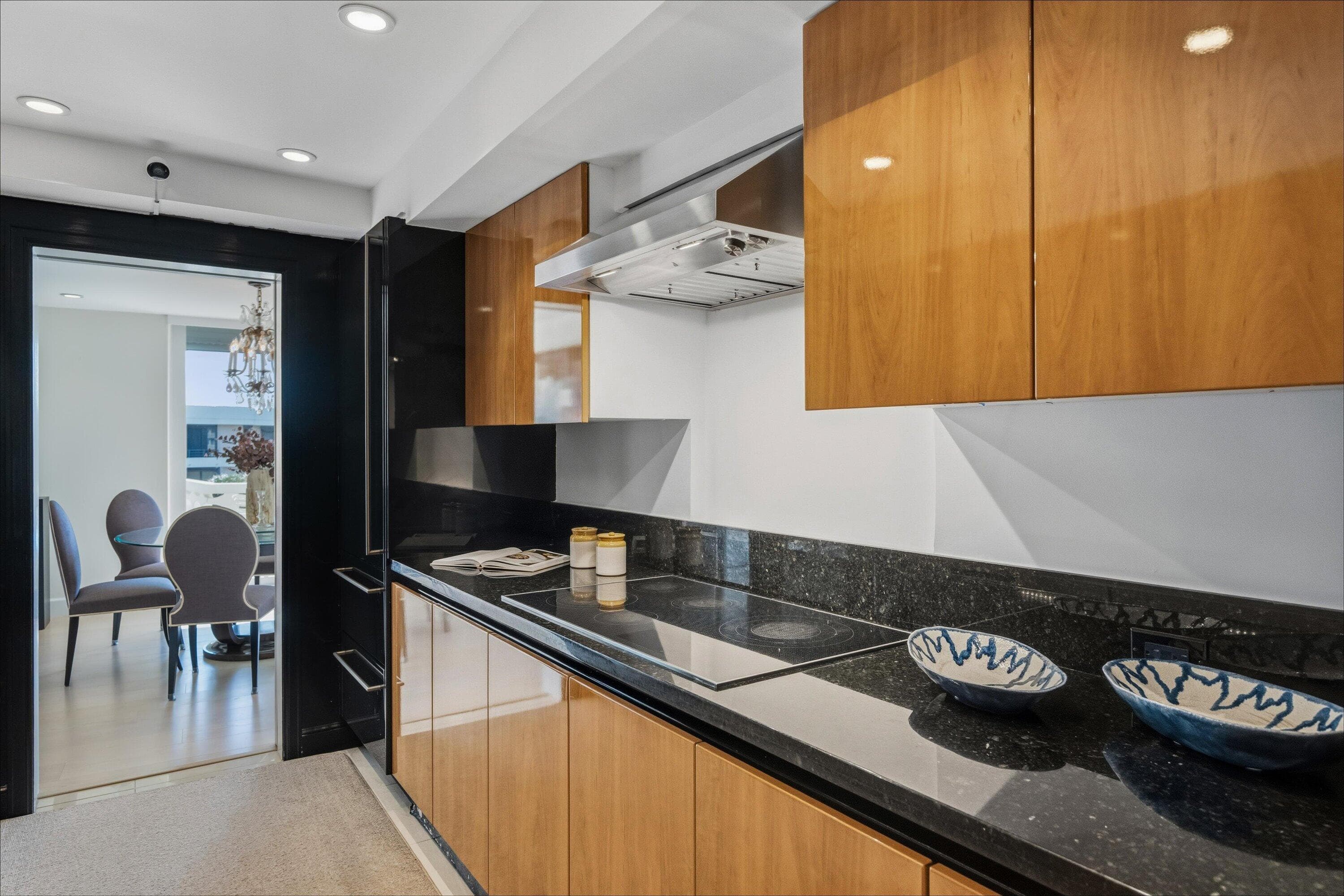 100 Sunrise Avenue 520/521, Palm Beach, FL 33480 — photo 11 of 35