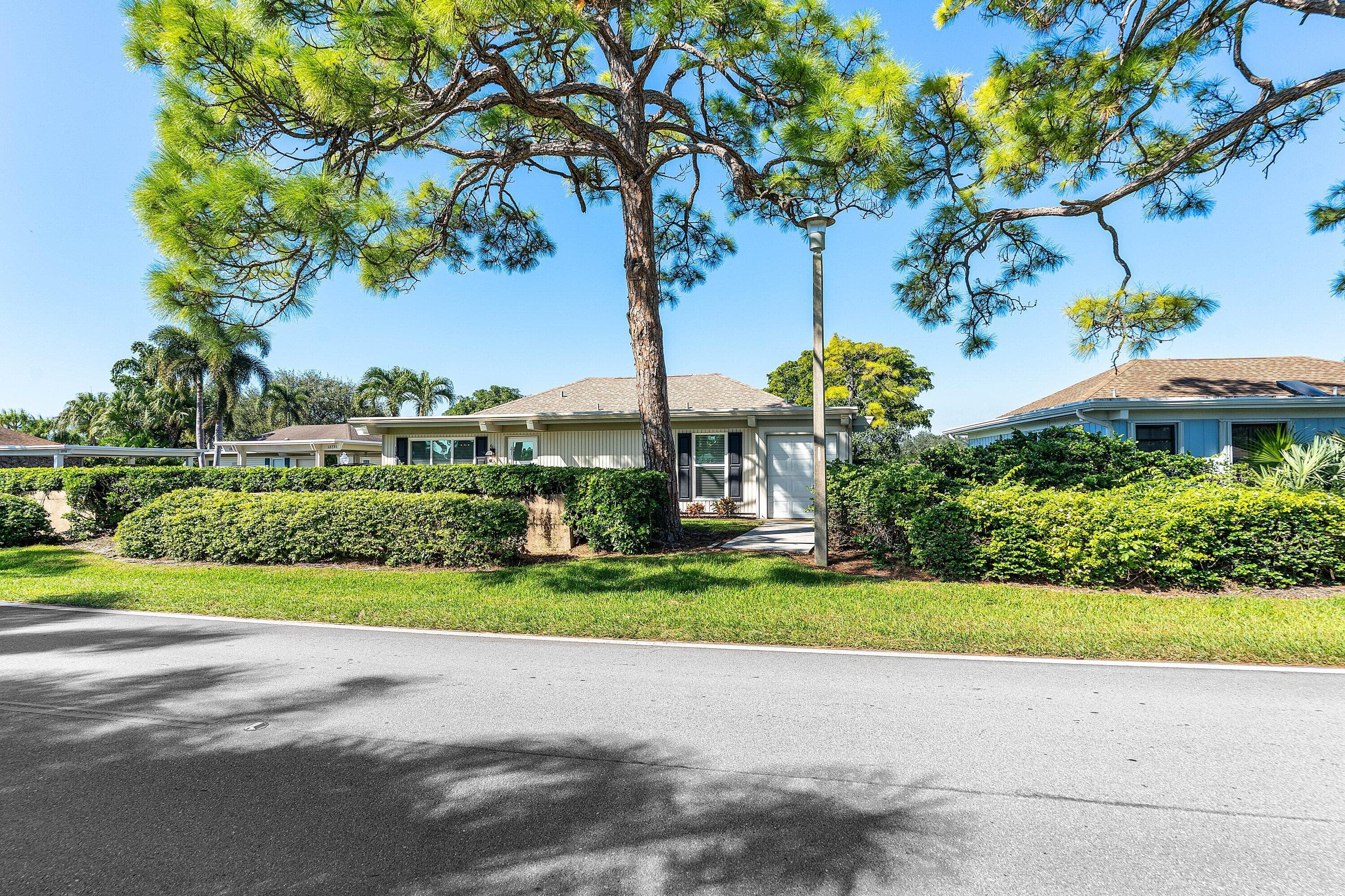 13731 Eastpointe Way, Palm Beach Gardens, FL 33418 — photo 32 of 40