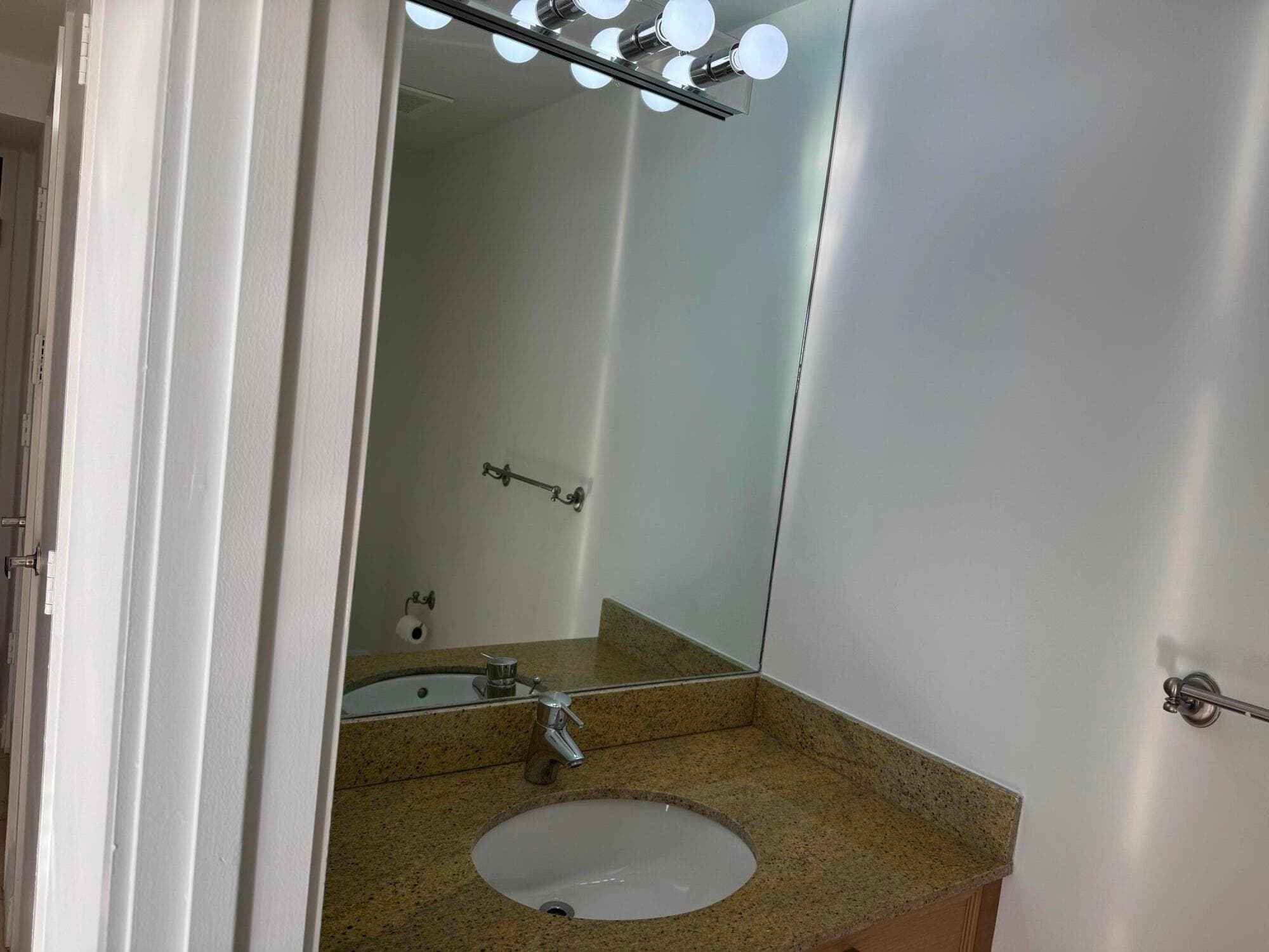 16275 Collins Avenue #1004, Sunny Isles Beach, FL 33160 — photo 10 of 31