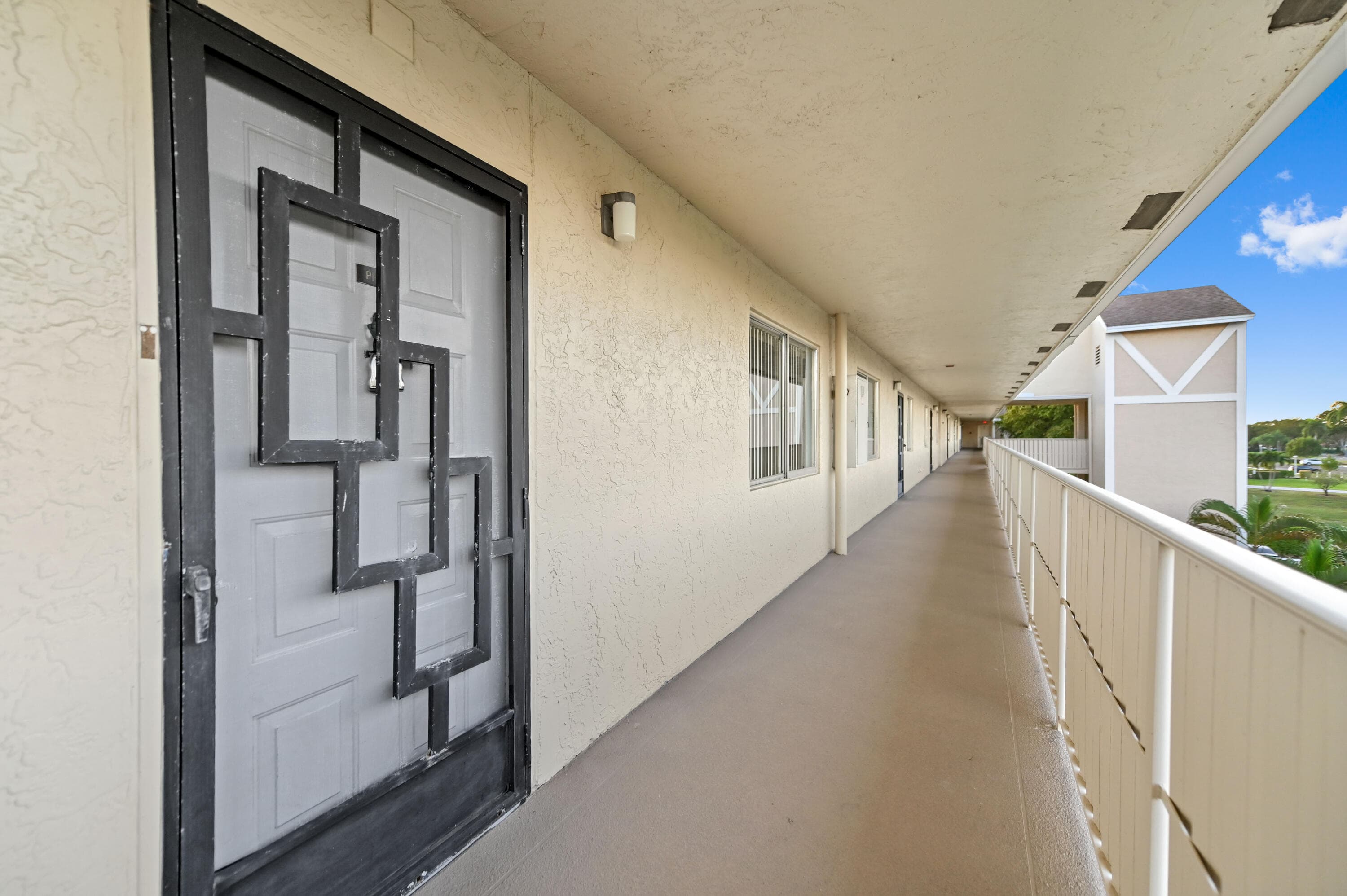 7286 Huntington Lane 402, Delray Beach, FL 33446 — photo 4 of 59