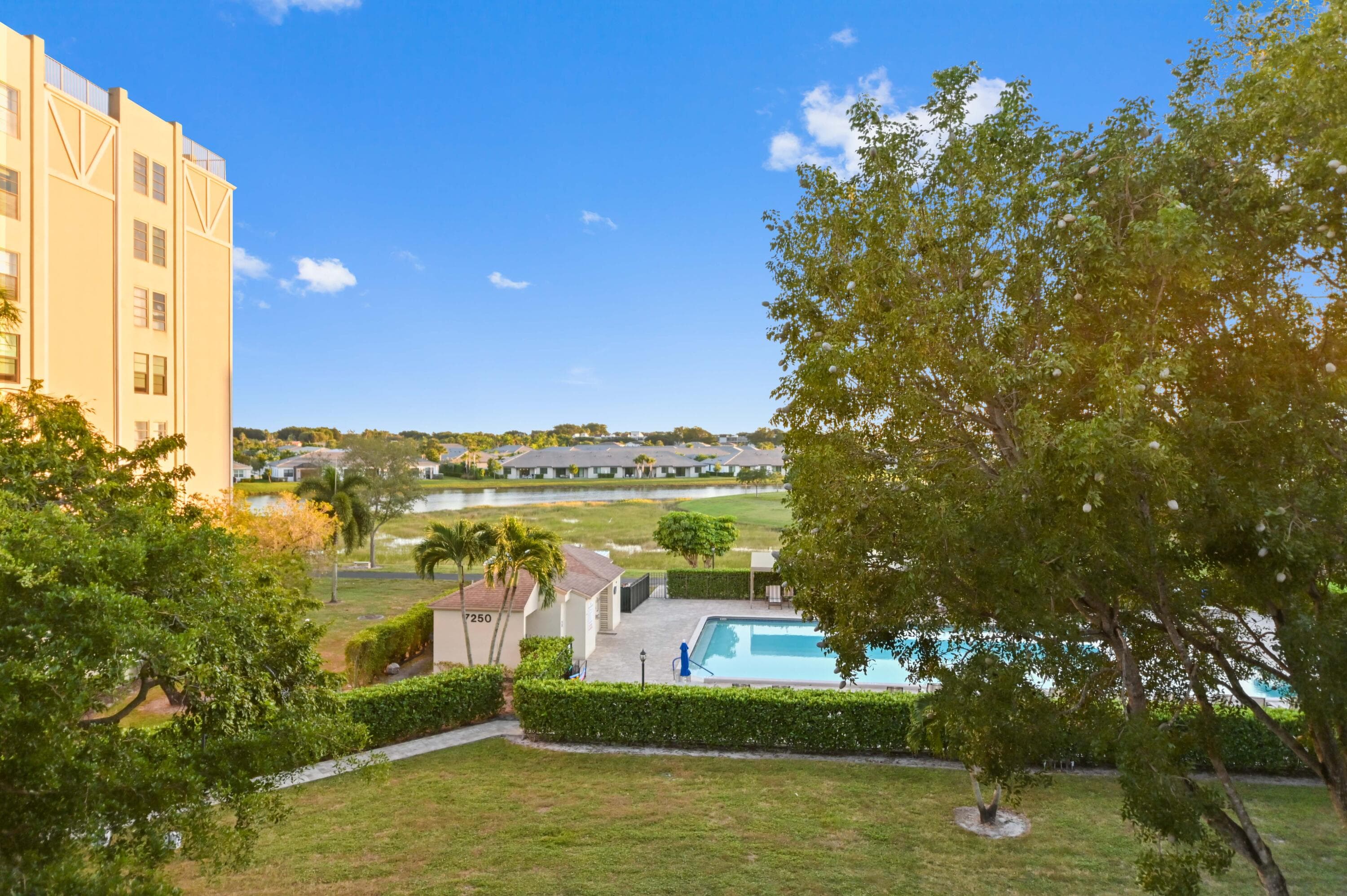7286 Huntington Lane 402, Delray Beach, FL 33446 — photo 25 of 59