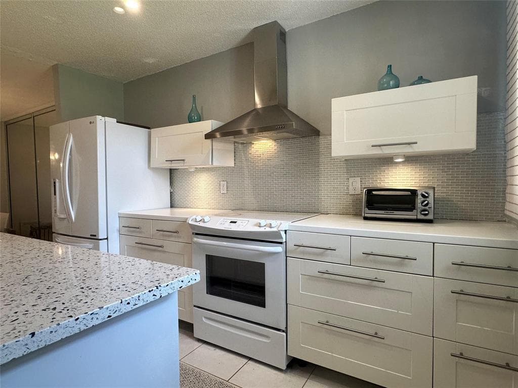 14492 Canalview Drive B, Delray Beach, FL 33484 — photo 8 of 23