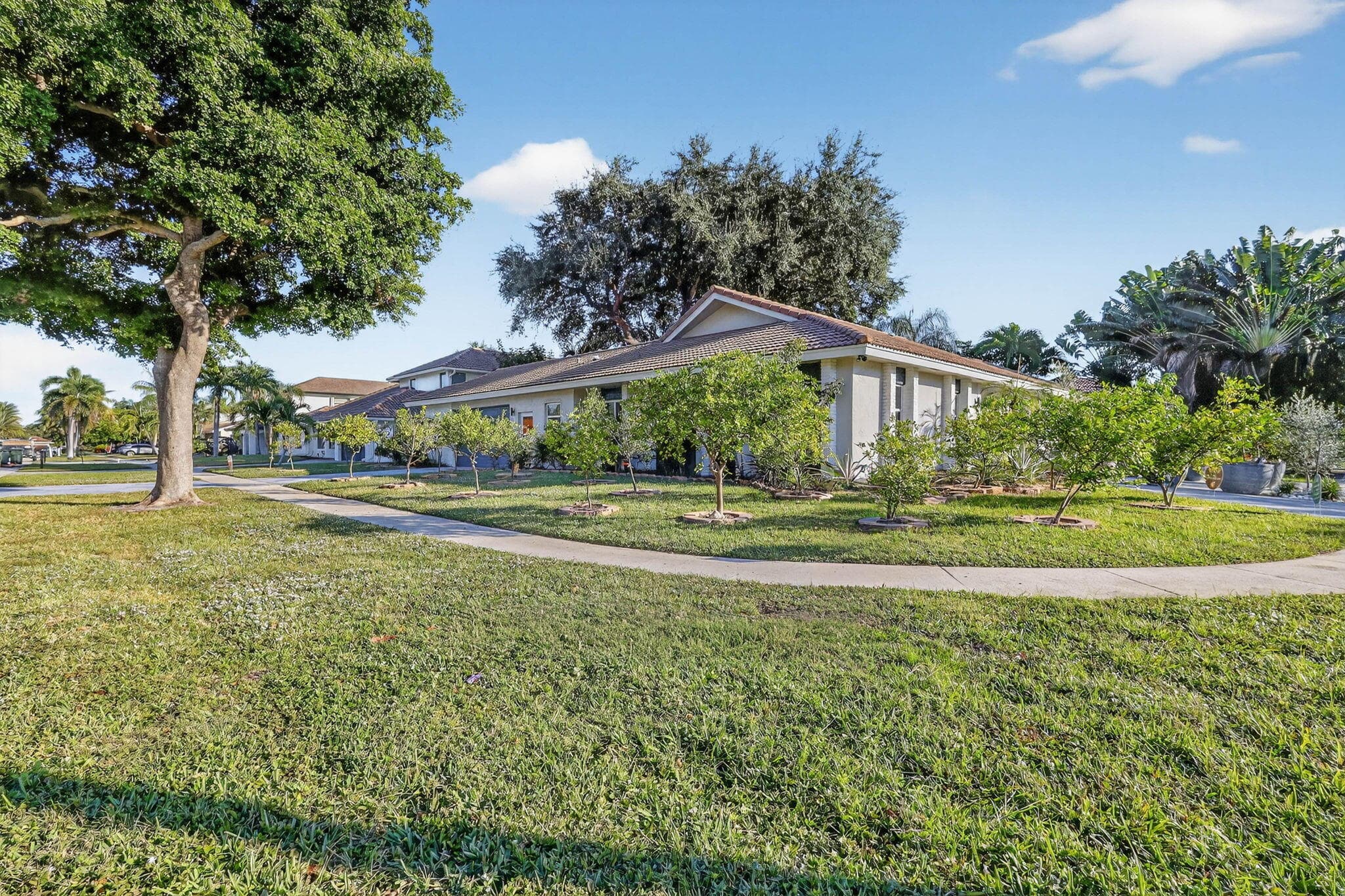 7598 W Country Club Boulevard, Boca Raton, FL 33487 — photo 34 of 108