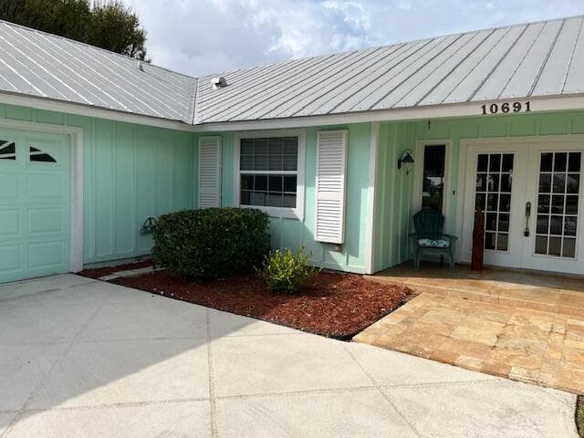 10691 SE Jupiter Narrows Drive, Hobe Sound, FL 33455 — photo 3 of 53