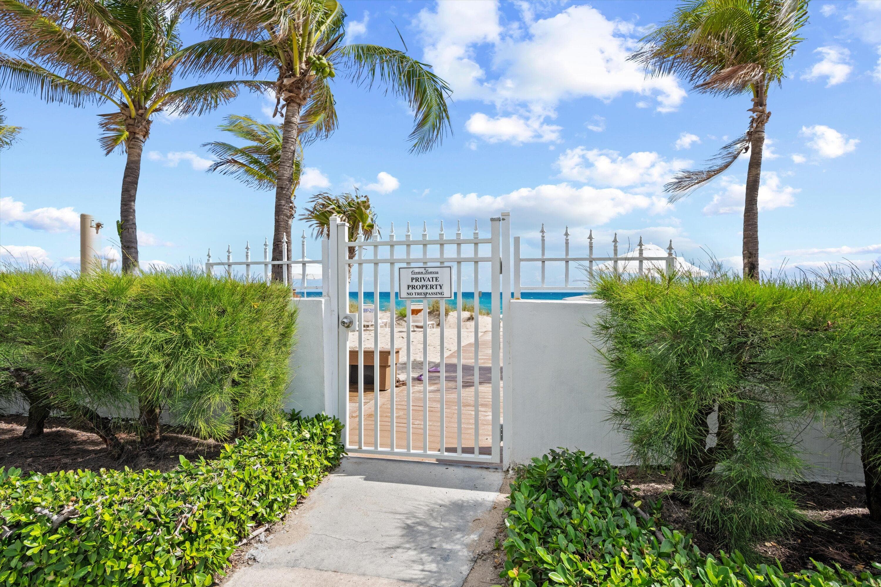 139 Sunrise Avenue 205, Palm Beach, FL 33480 — photo 23 of 31