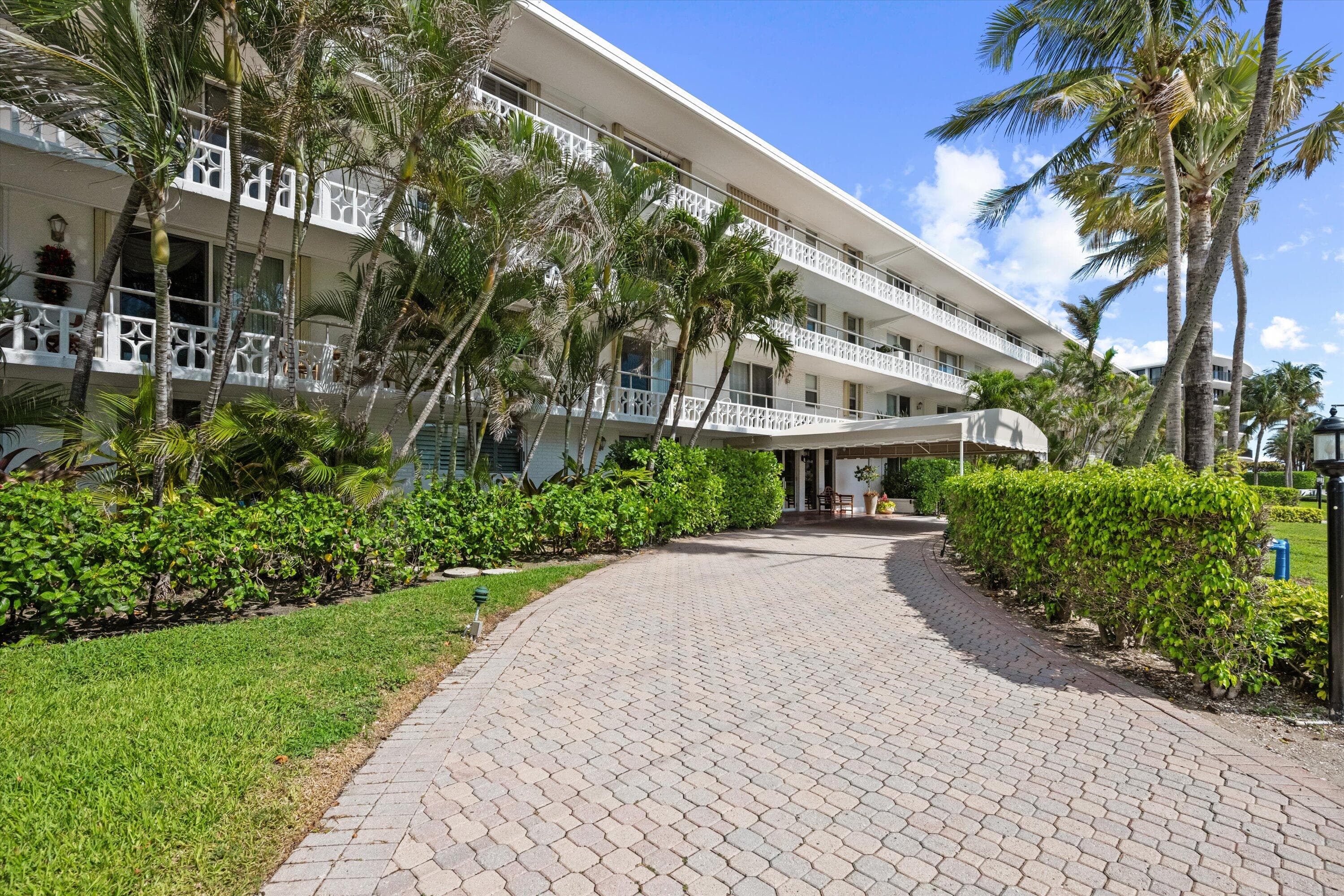 139 Sunrise Avenue 205, Palm Beach, FL 33480 — photo 27 of 31