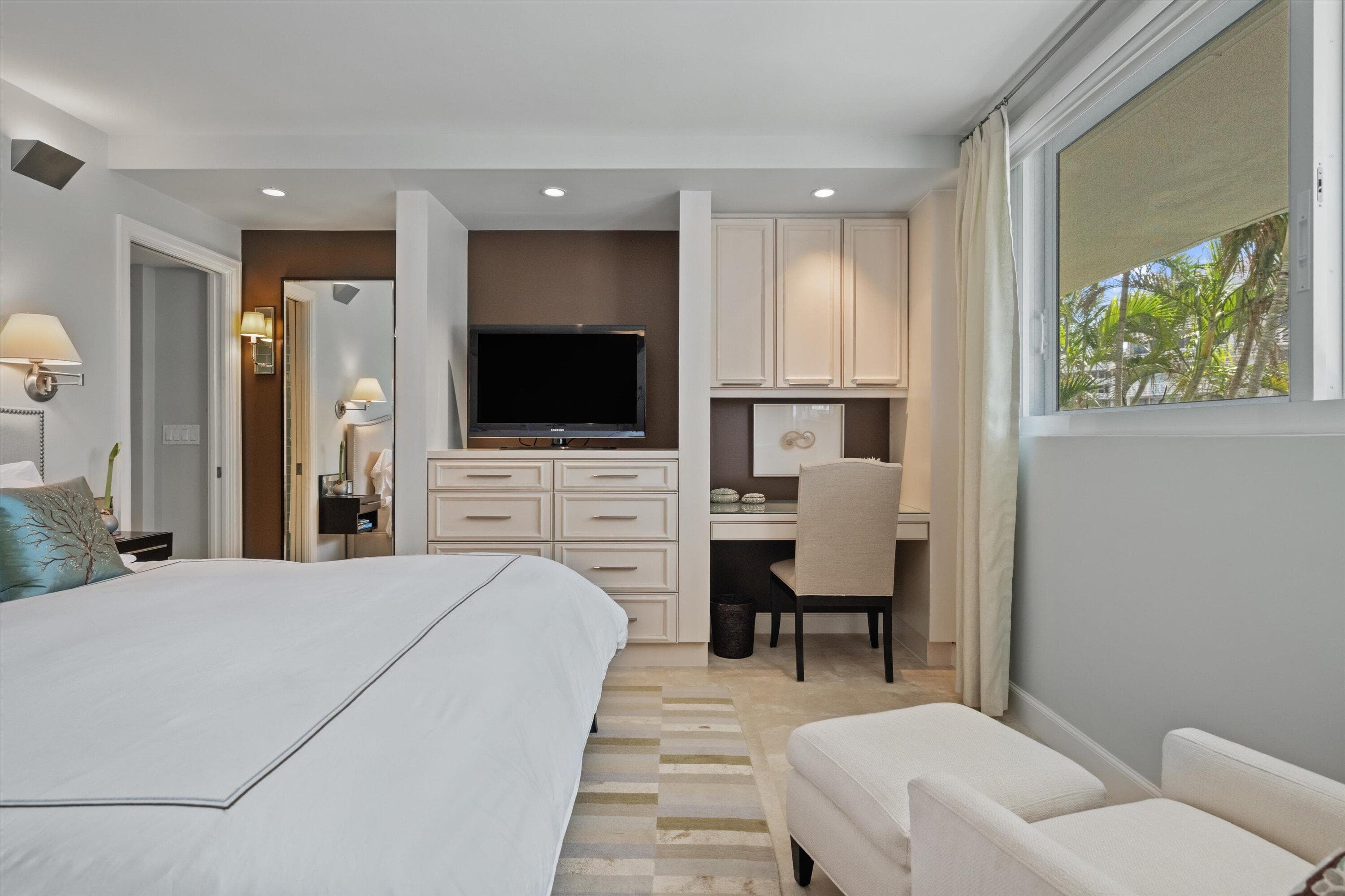 139 Sunrise Avenue 205, Palm Beach, FL 33480 — photo 13 of 31