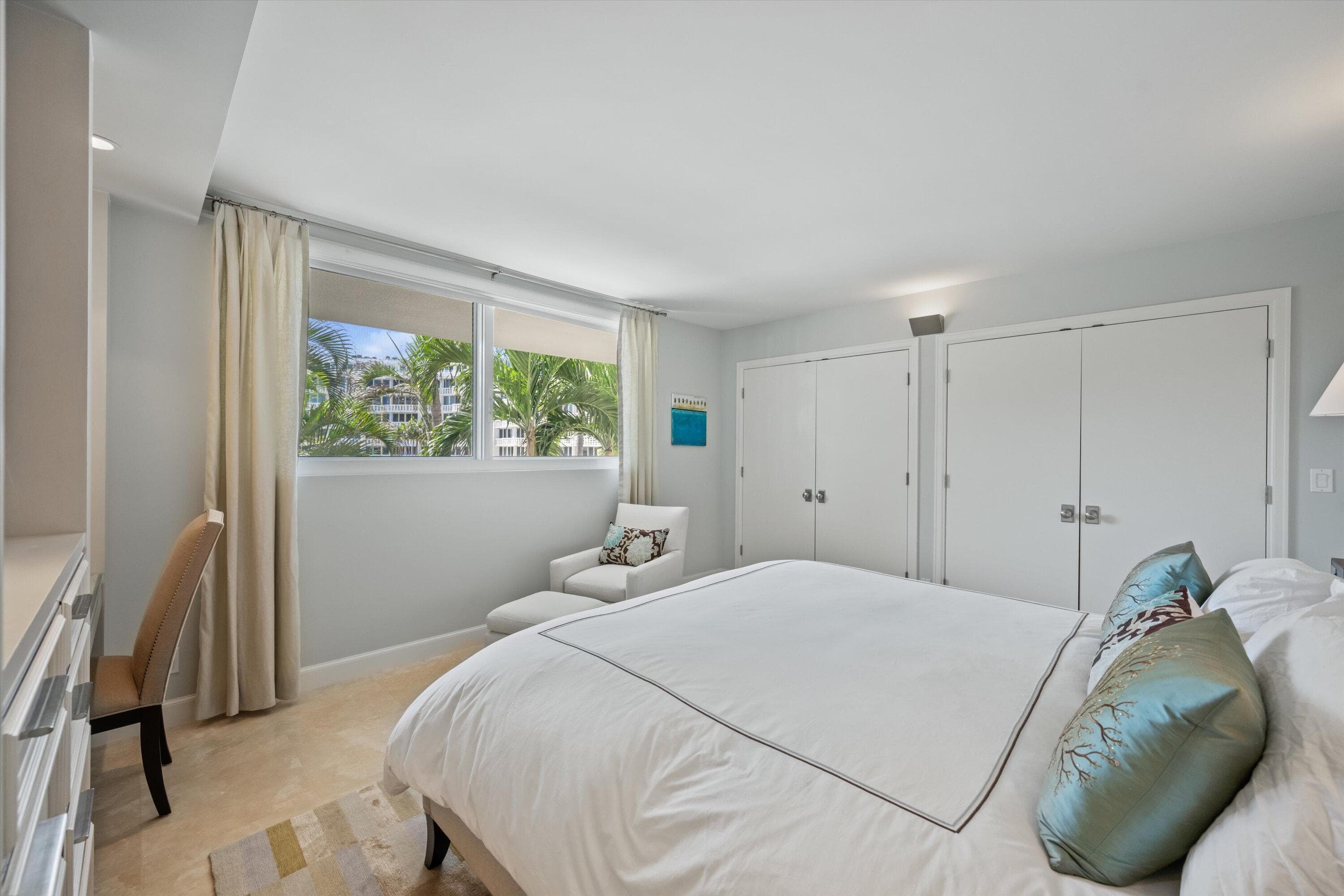 139 Sunrise Avenue 205, Palm Beach, FL 33480 — photo 12 of 31