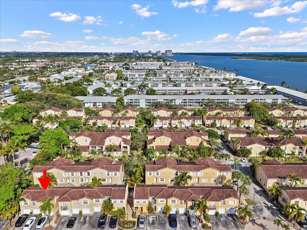 1015 Lake Shore Drive 105, Lake Park, FL 33403 — photo 37 of 41