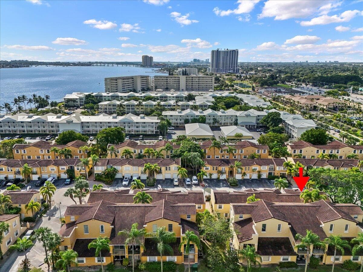 1015 Lake Shore Drive 105, Lake Park, FL 33403 — photo 6 of 41