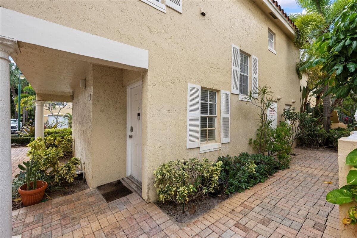 1015 Lake Shore Drive 105, Lake Park, FL 33403 — photo 3 of 41