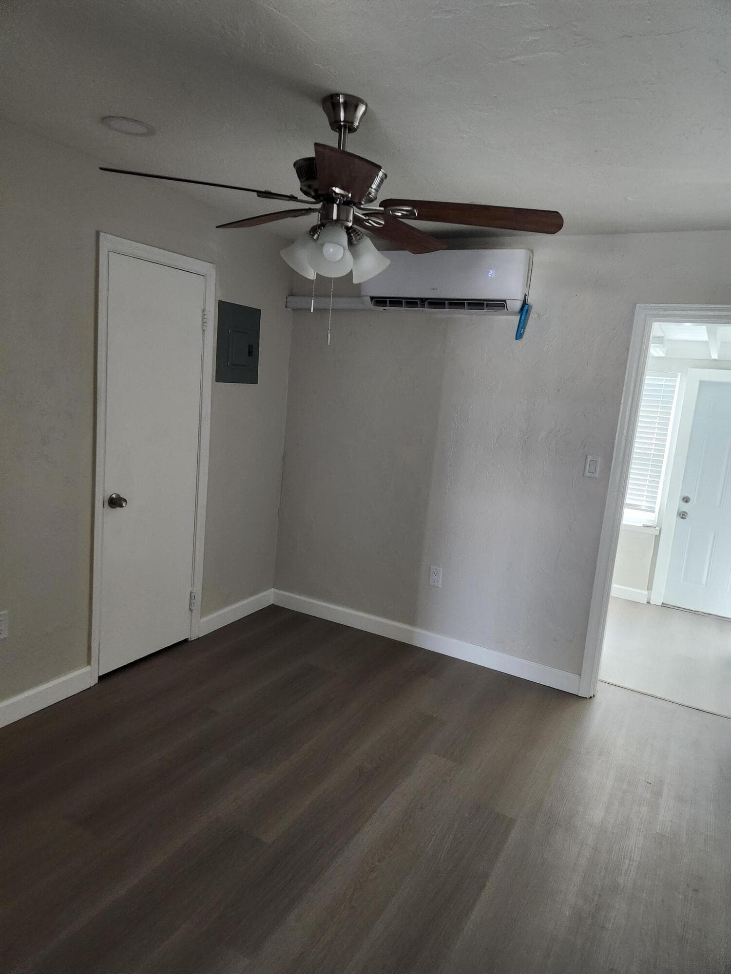65 W 34th Street B, Riviera Beach, FL 33404 — photo 4 of 13