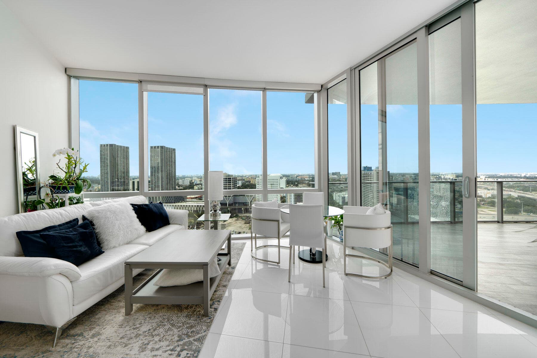 851 NE 1st Avenue 2410, Miami, FL 33132 — photo 1 of 27