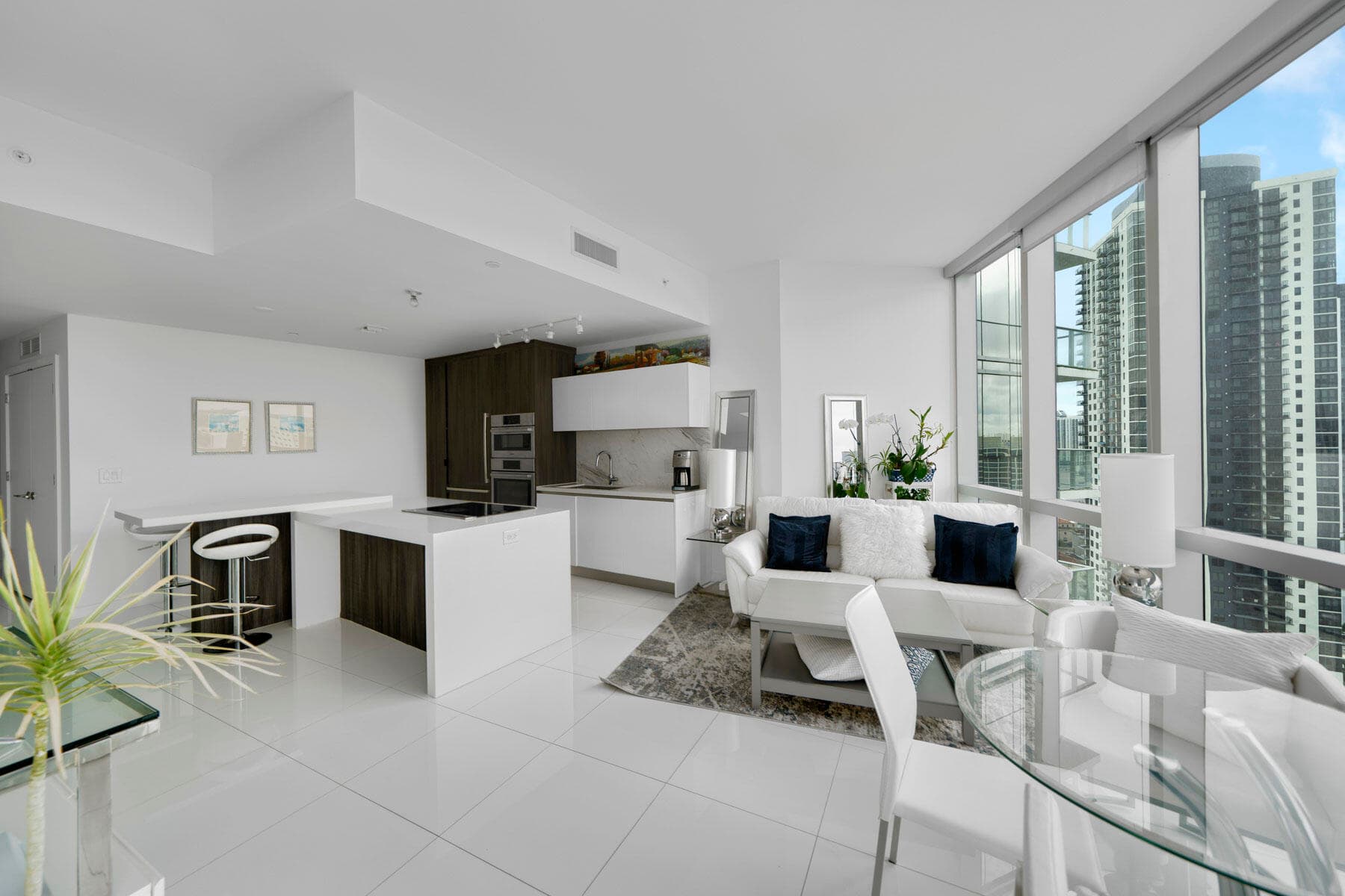 851 NE 1st Avenue 2410, Miami, FL 33132 — photo 6 of 27