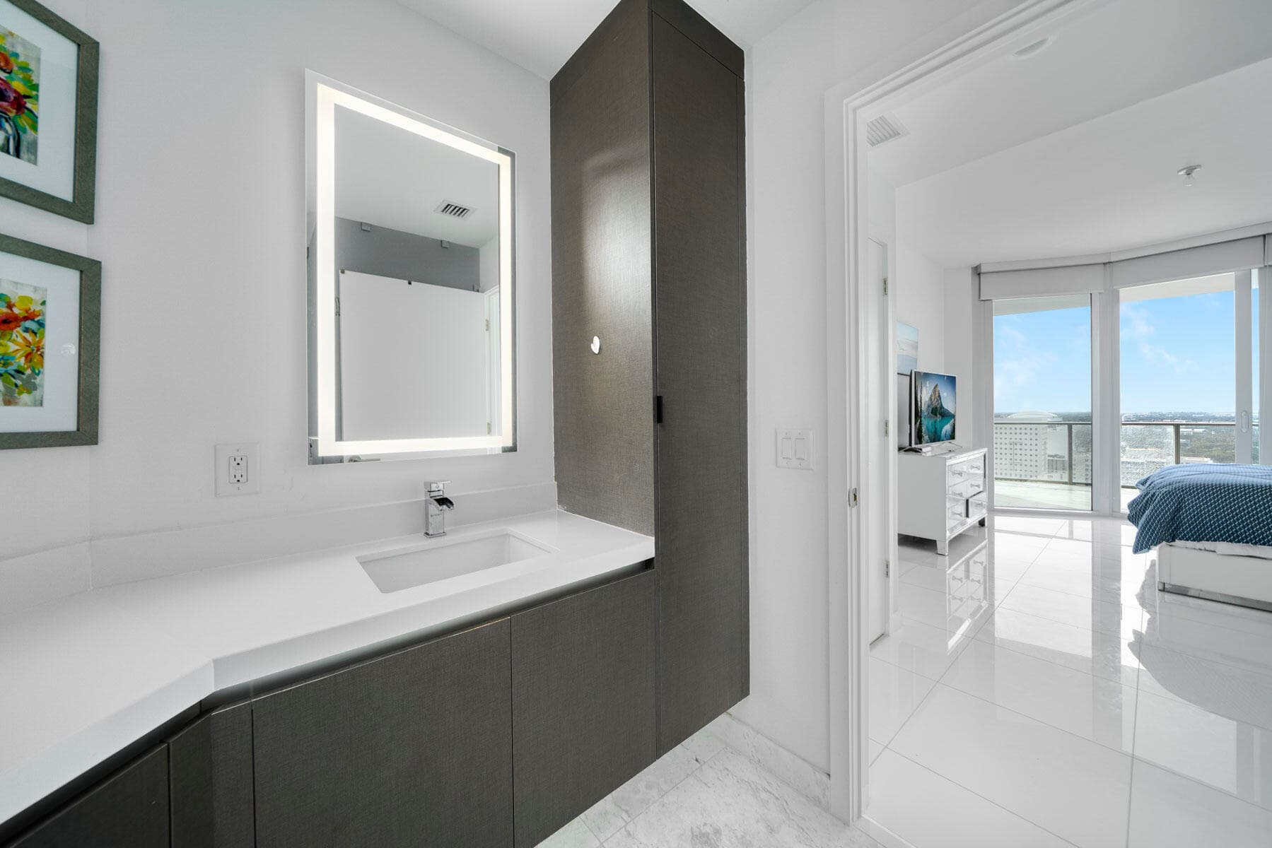 851 NE 1st Avenue 2410, Miami, FL 33132 — photo 10 of 27