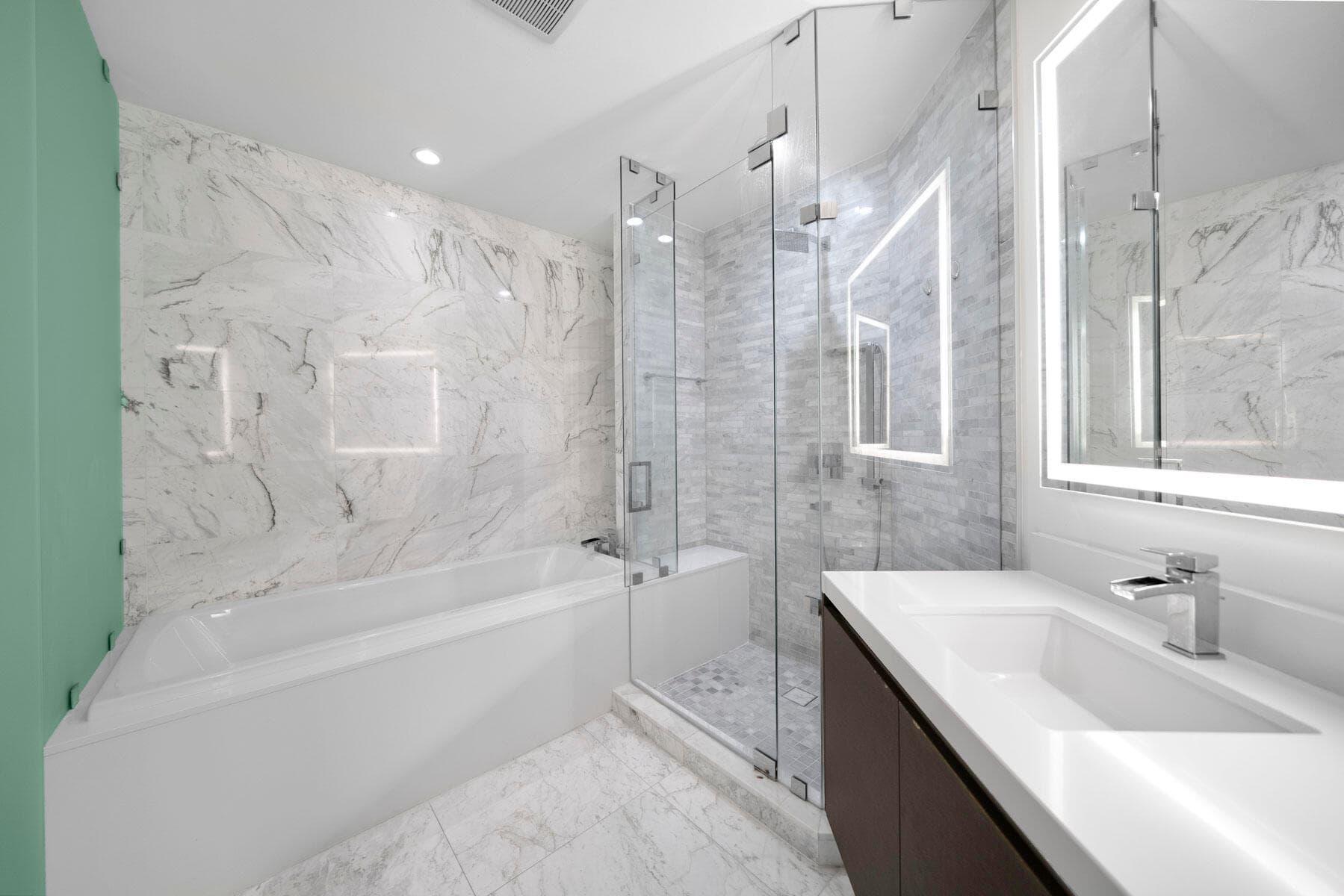 851 NE 1st Avenue 2410, Miami, FL 33132 — photo 11 of 27