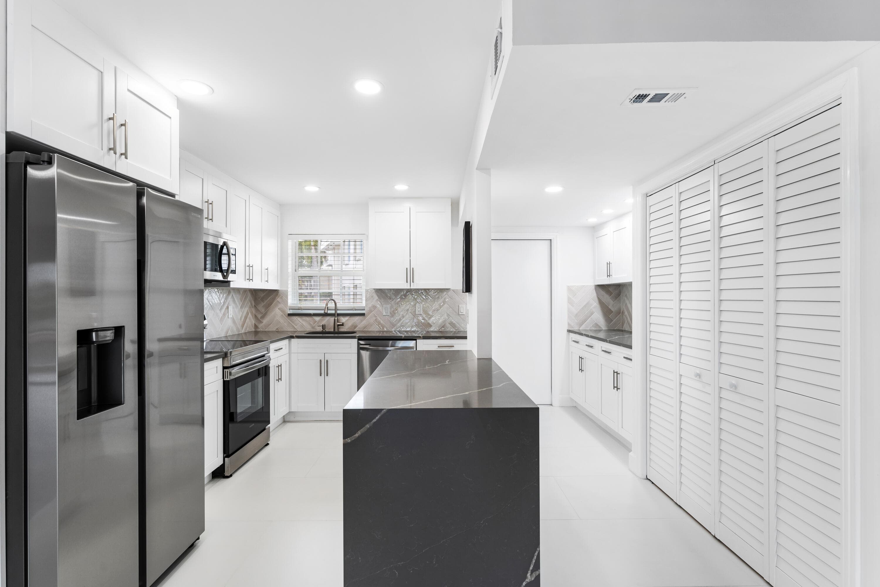 1030 Sugar Sands Boulevard 167, Singer Island, FL 33404 — photo 4 of 16