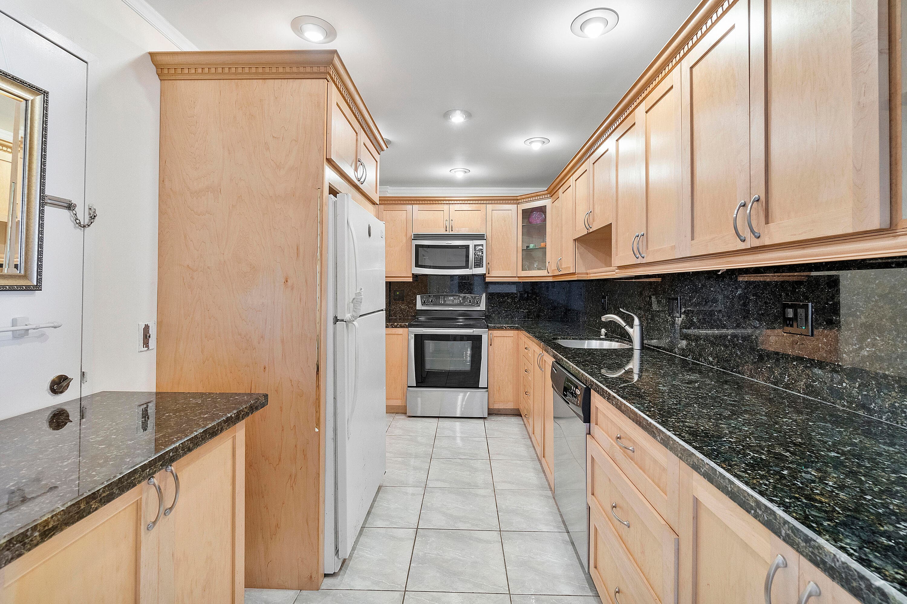 2851 S Ocean Boulevard 4 B, Boca Raton, FL 33432 — photo 5 of 30