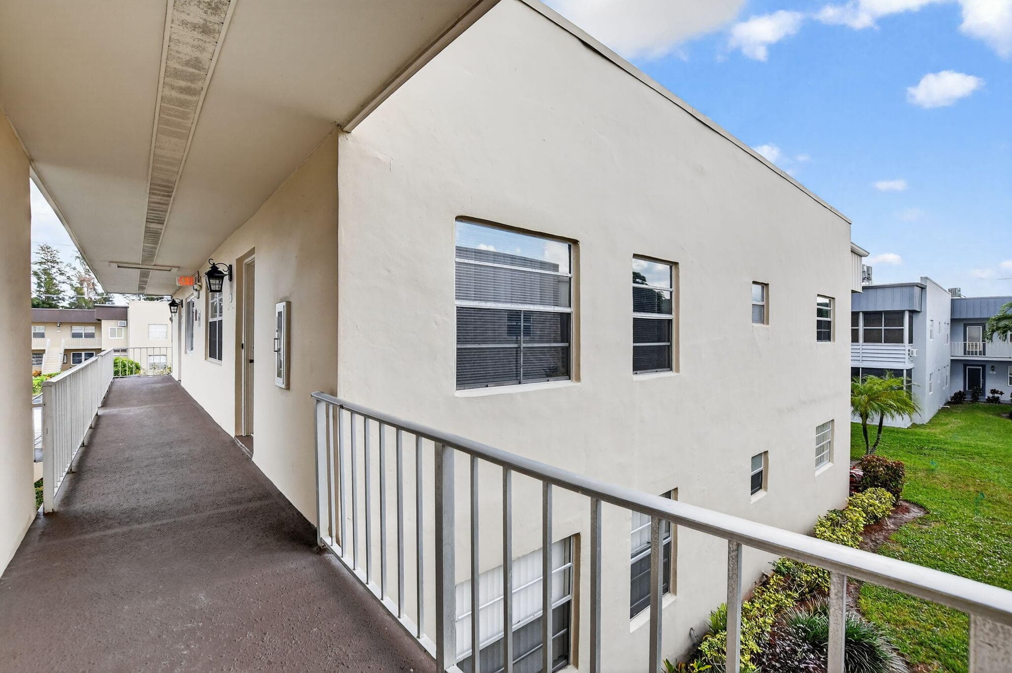 74 Burgundy B, Delray Beach, FL 33484 — photo 4 of 64