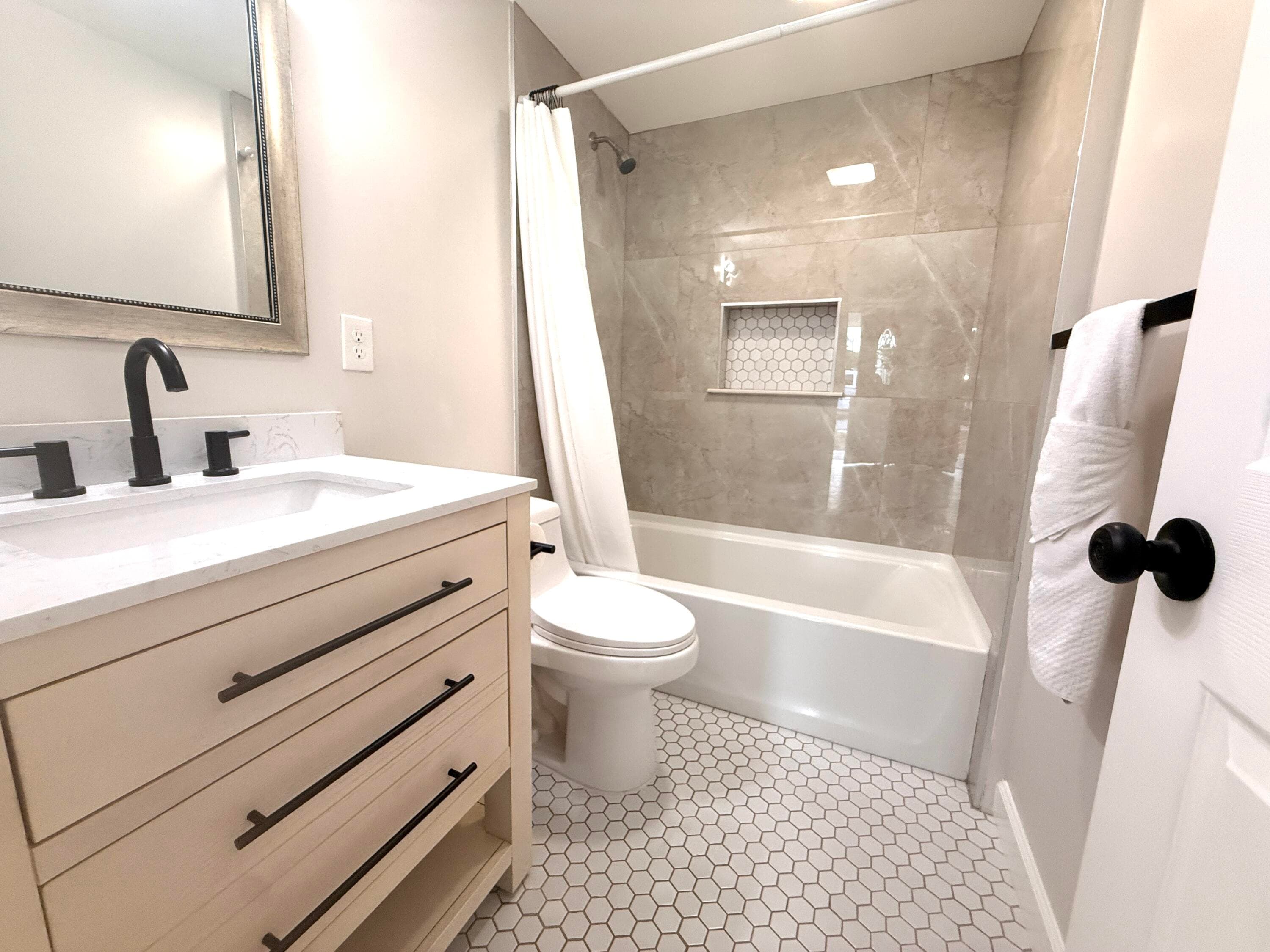 1093 Highview Road, Lantana, FL 33462 — photo 12 of 34