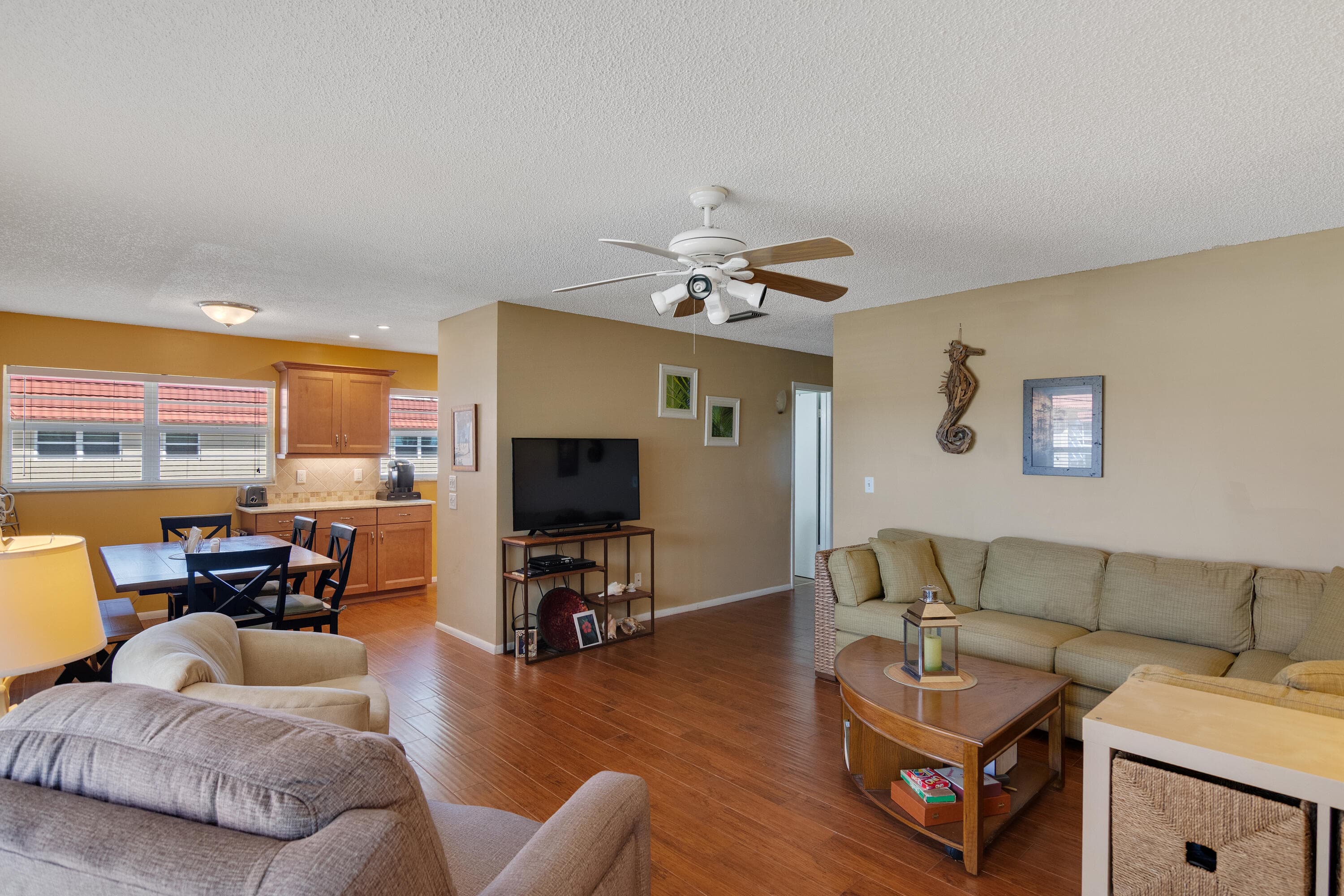 68 Royal Oak Court 202, Vero Beach, FL 32962 — photo 2 of 35