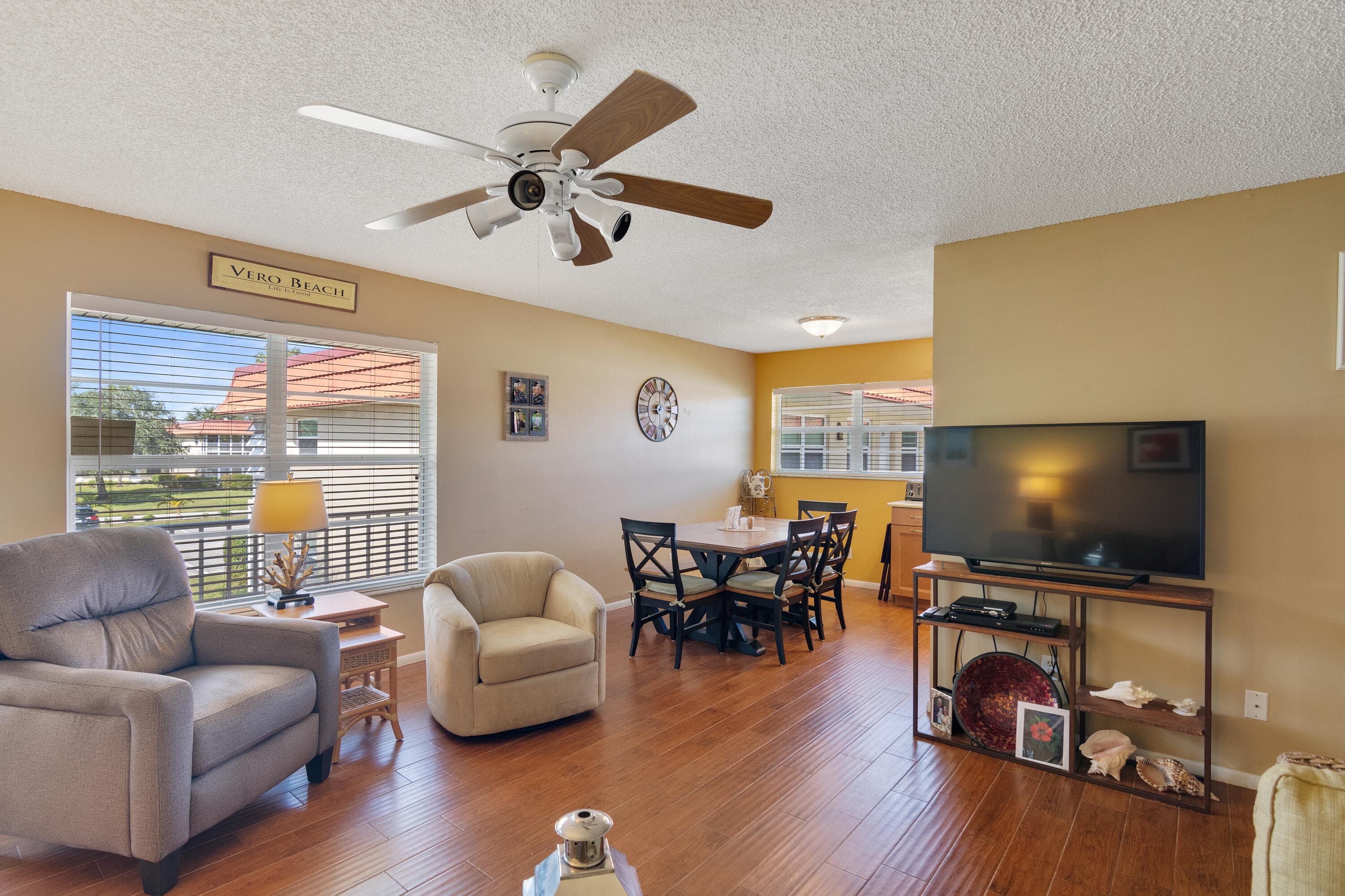 68 Royal Oak Court 202, Vero Beach, FL 32962 — photo 3 of 35