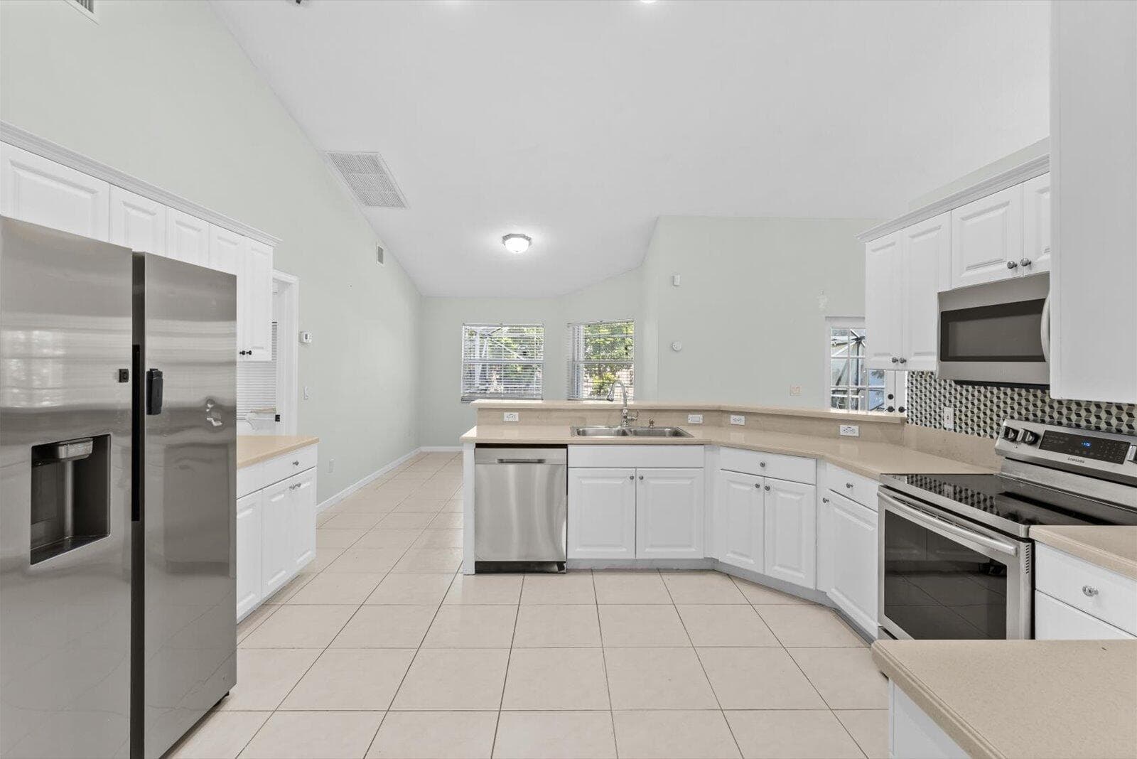 981 SW Mccracken Ave Avenue, Port St. Lucie, FL 34953 — photo 13 of 40