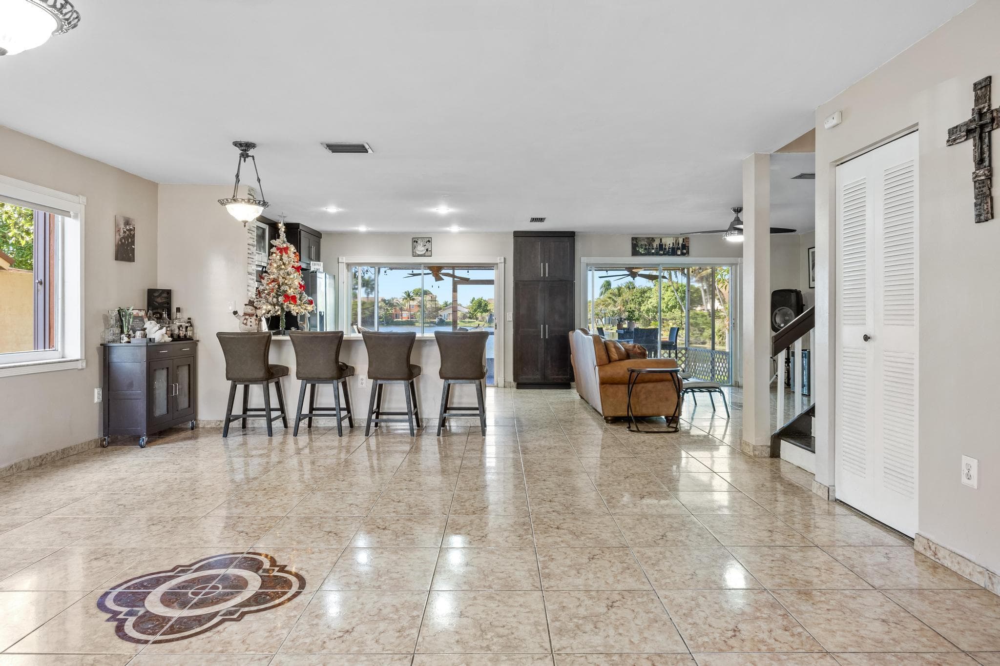 940 SW 96th Avenue, Pembroke Pines, FL 33025 — photo 8 of 46