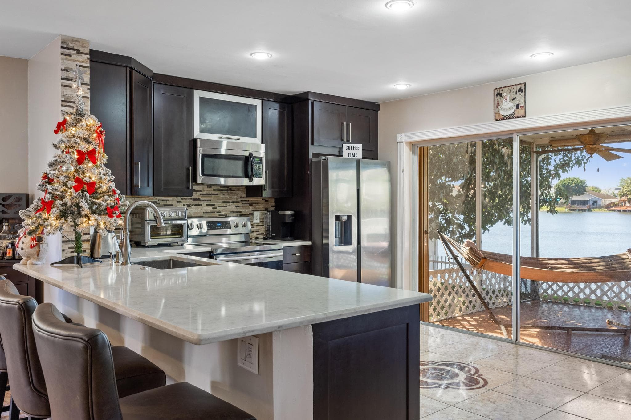 940 SW 96th Avenue, Pembroke Pines, FL 33025 — photo 14 of 46