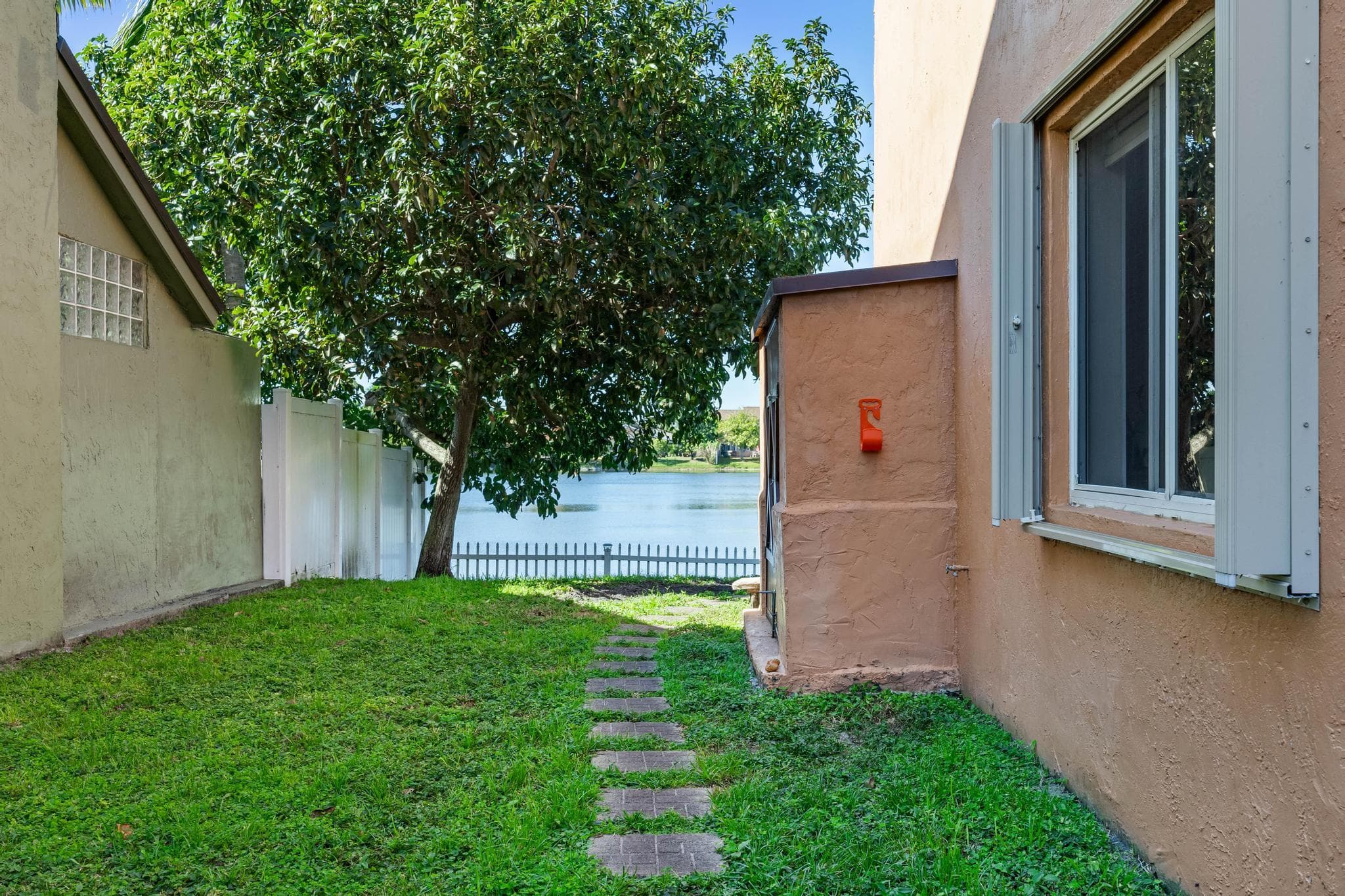 940 SW 96th Avenue, Pembroke Pines, FL 33025 — photo 38 of 46