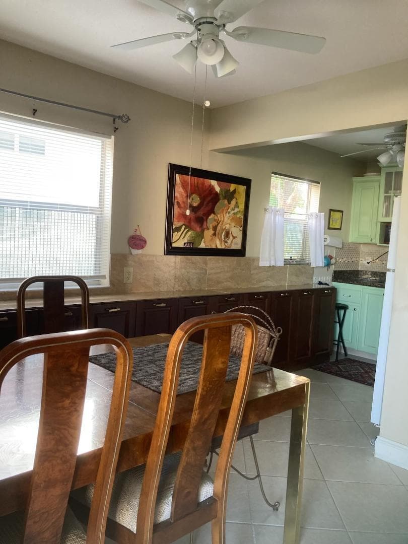 445 Saxony Way 445, Delray Beach, FL 33446 — photo 4 of 10