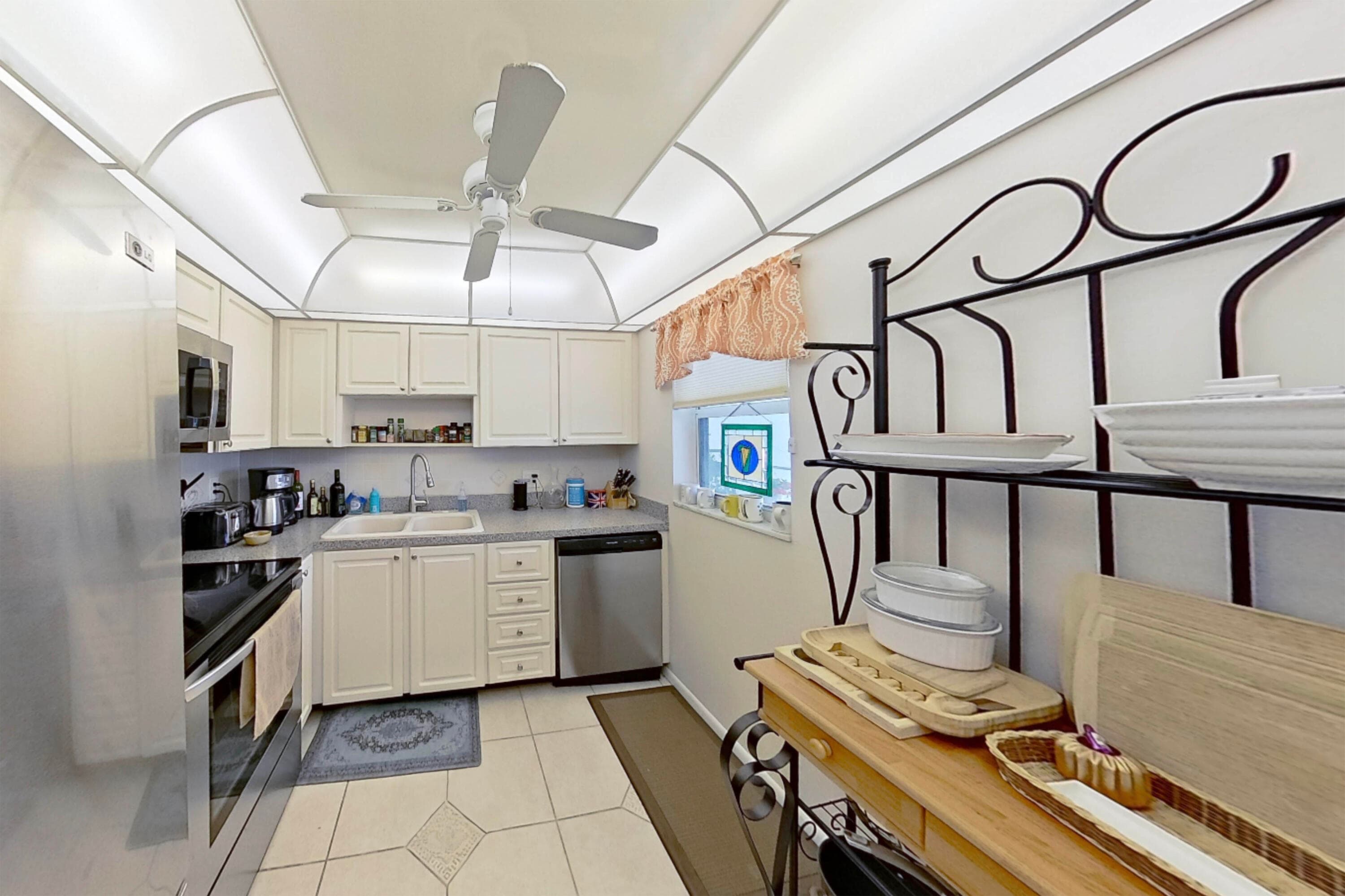 336 Golfview Road 518, North Palm Beach, FL 33408 — photo 12 of 31