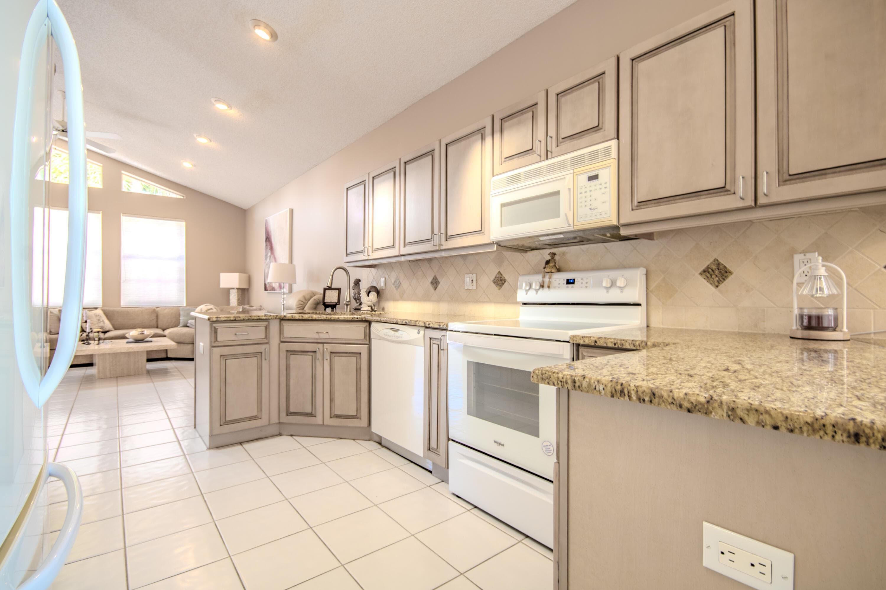 1019 Lytham Court, West Palm Beach, FL 33411 — photo 9 of 32