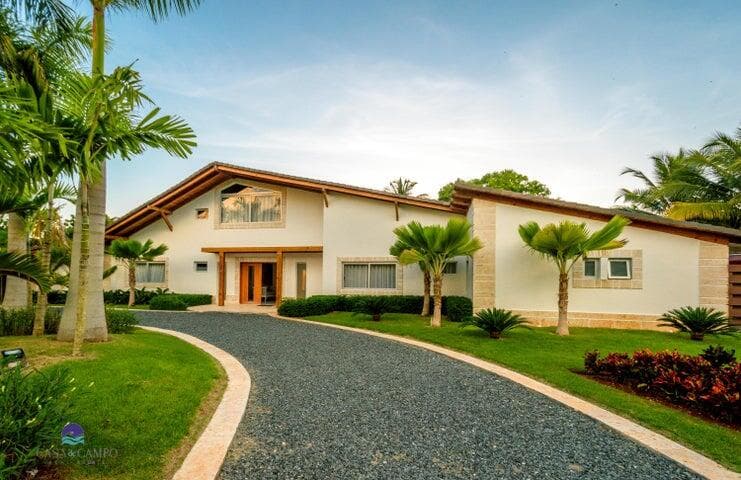 16 Los Lagos — photo 1 of 20
